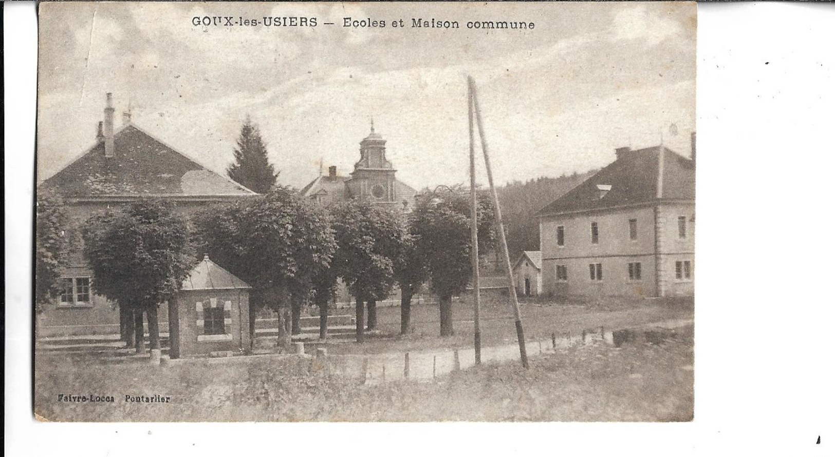 CPA De   GOUX  Les  USIERS  (25)   -   Ecole  Et   Maison  Commune    //   TBE - Andere & Zonder Classificatie