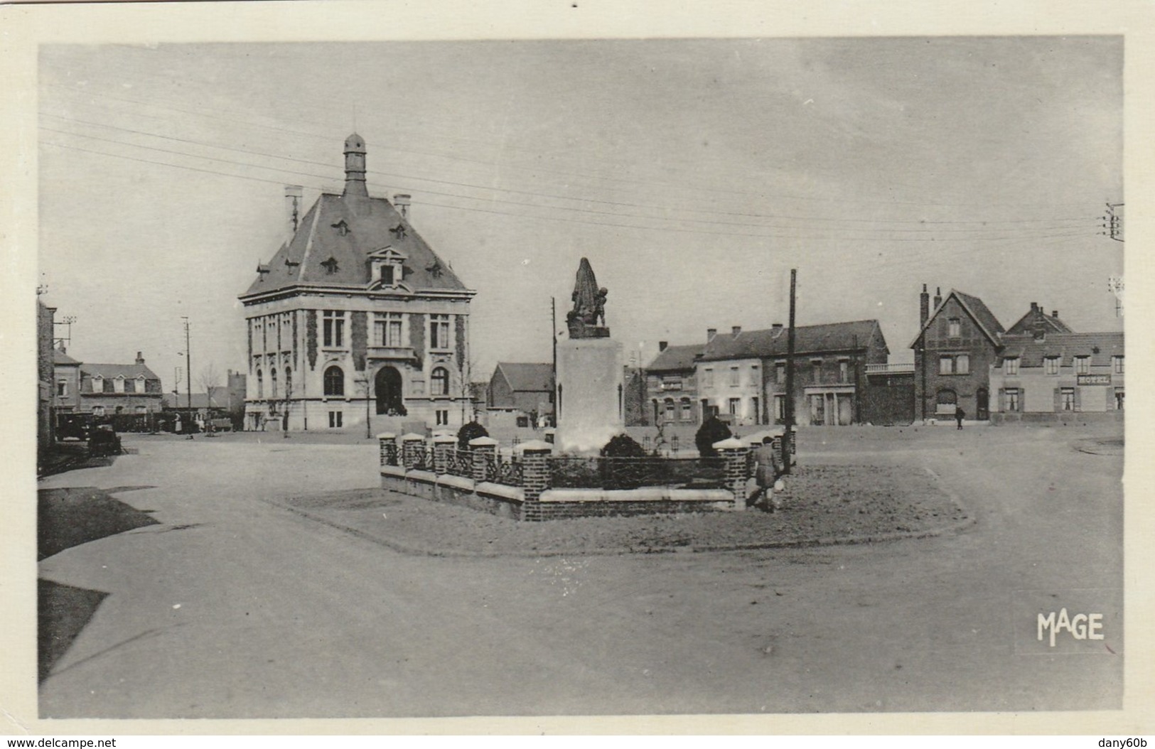 REF.HS . CPSM.PF . 62 . LOOS EN GOHELLE . PLACE DE LA REPUBLIQUE - Other & Unclassified