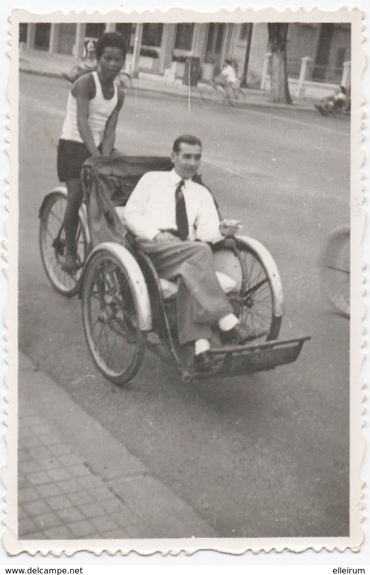 CYCLISME. PHOTO. POUSSE-POUSSE. VIET-NAM ? A SITUER. - Cyclisme