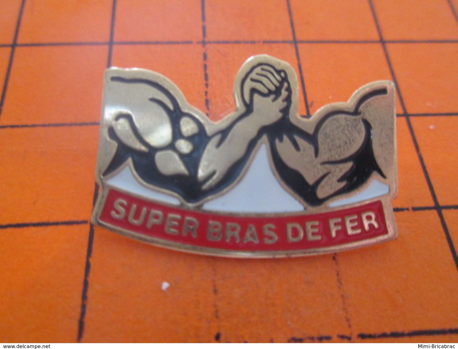 412C PIN'S PINS / Rare Et De Belle Qualité ! / Thème : SPORTS / SUPER BRAS DE FER - Autres & Non Classés