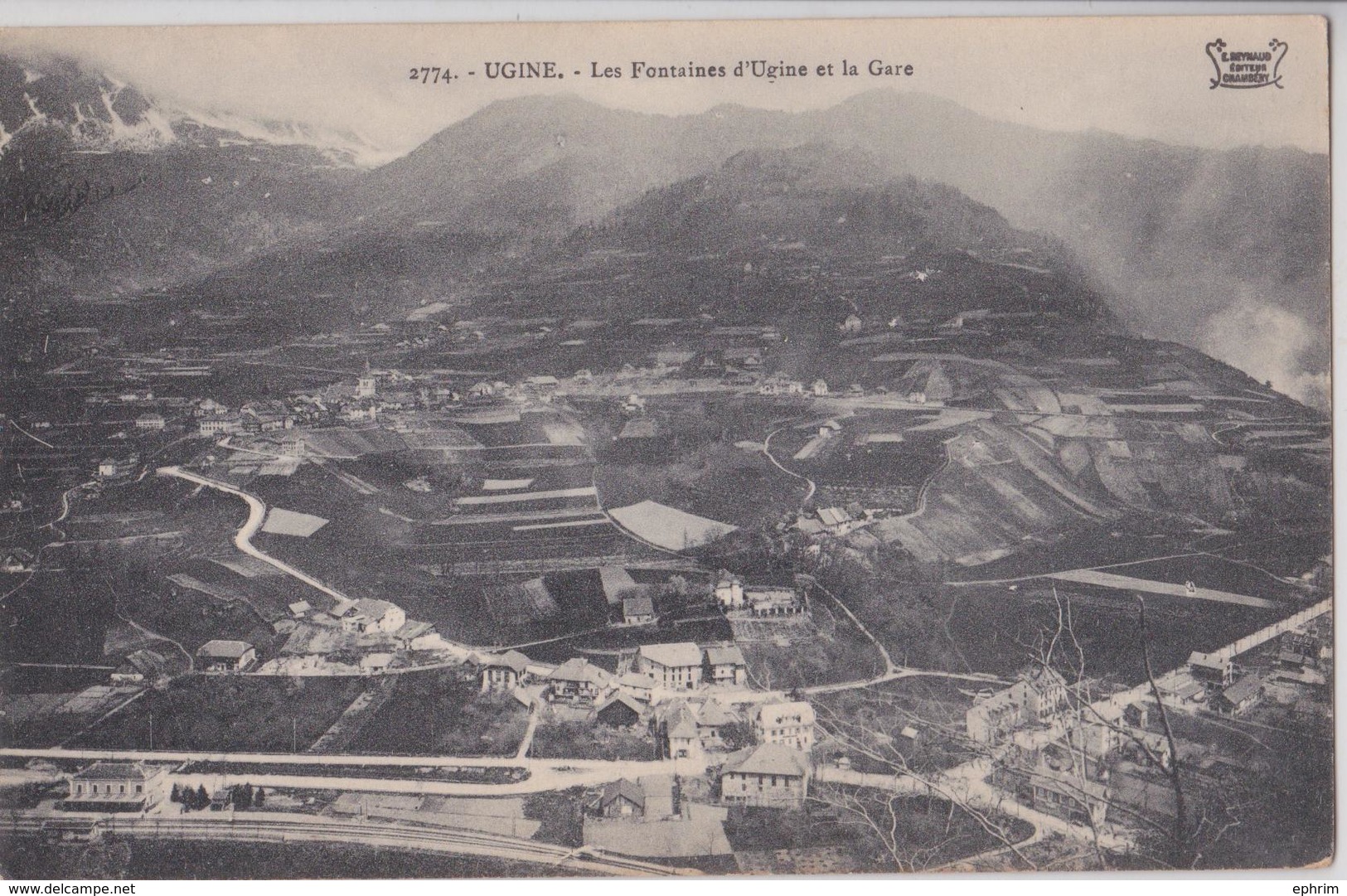 UGINE - Les Fontaines D'Ugine Et La Gare - Ugine