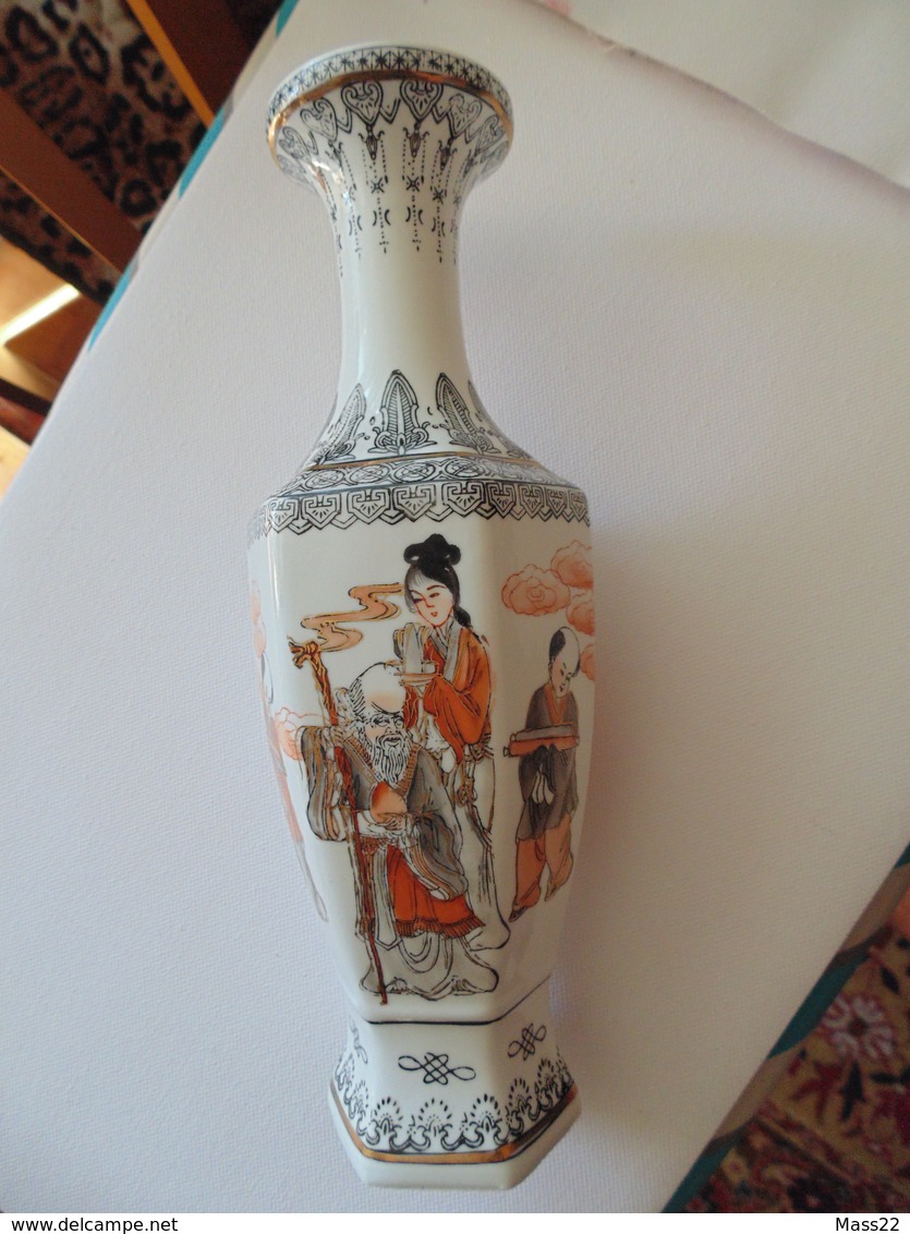 Egg-Shell Porcelain - Very Light And High Quality Japan Vase - Other & Unclassified