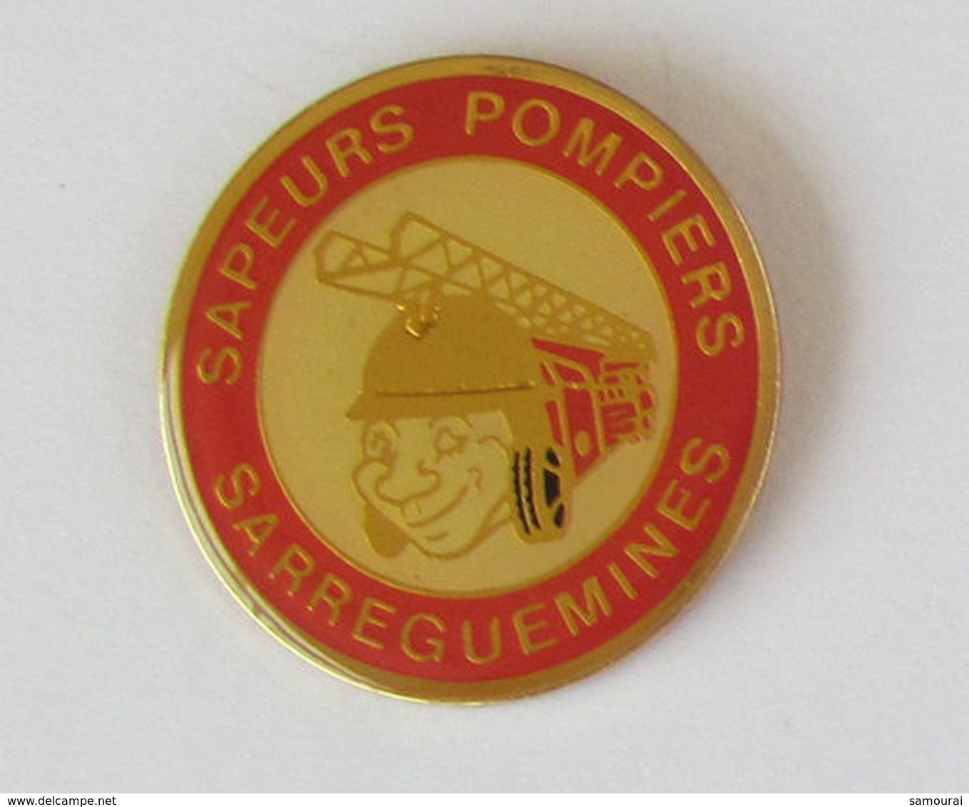 1 Pin's Sapeurs Pompiers De SARREGUEMINES (MOSELLE - 57) - Pompiers