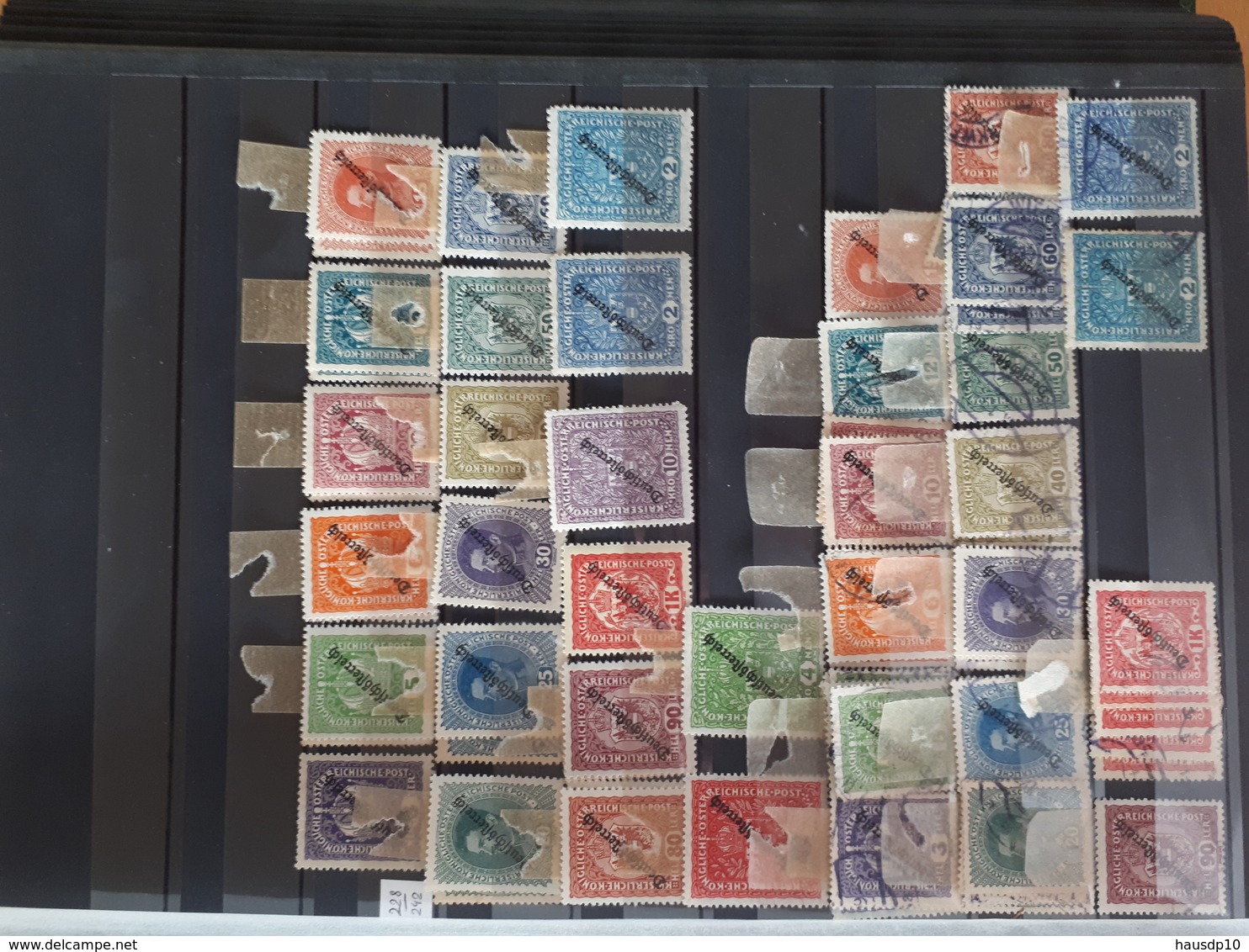 Sammlung klassik Österreich in 2x Album gestempelt oder Falz * , Dubletten, collection