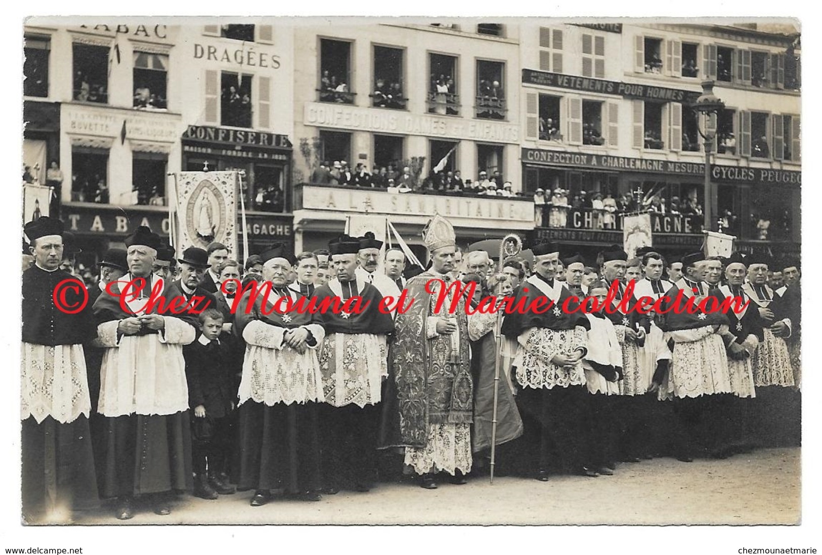 BEAUVAIS FETE PATRONALE EVEQUE PLACE JEANNE HACHETTE DEVANT SAMARITAINE PEUGEOT CONFISERIE TABAC - CARTE PHOTO OISE - Heiligen