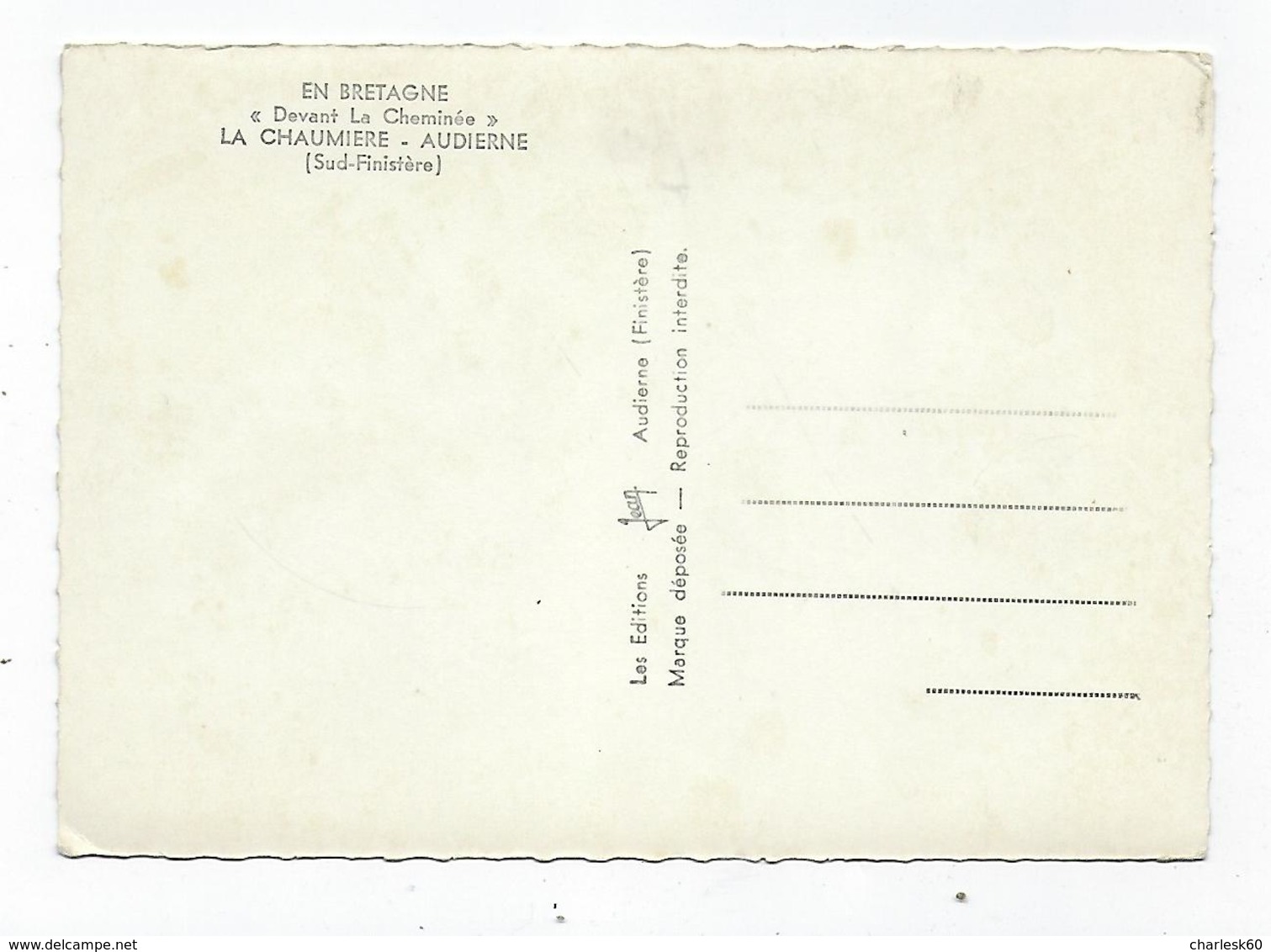 CPA 29 Audierne Devant La Cheminée - La Chaumière - Audierne