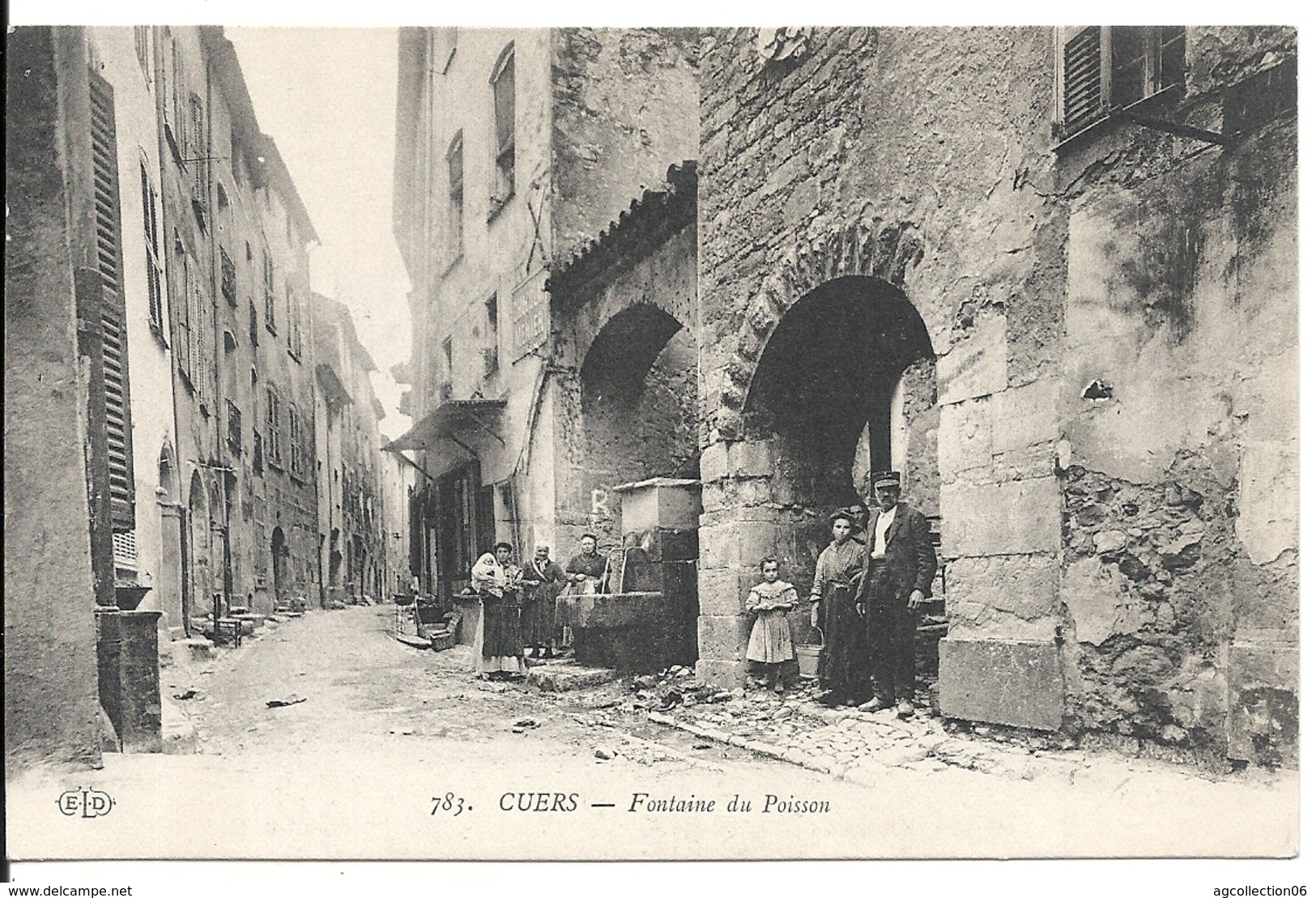 FONTAINE DU POISSON - Cuers