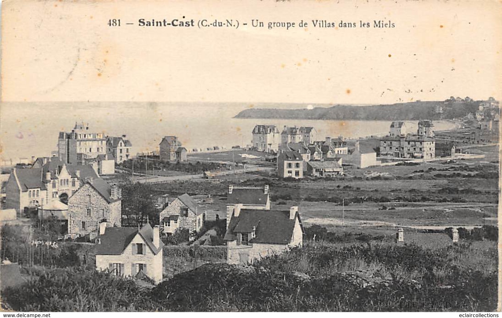 Saint-Cast-le-Guildo          22      Un Groupe De Villas Dans Les Miels      (voir Scan) - Saint-Cast-le-Guildo