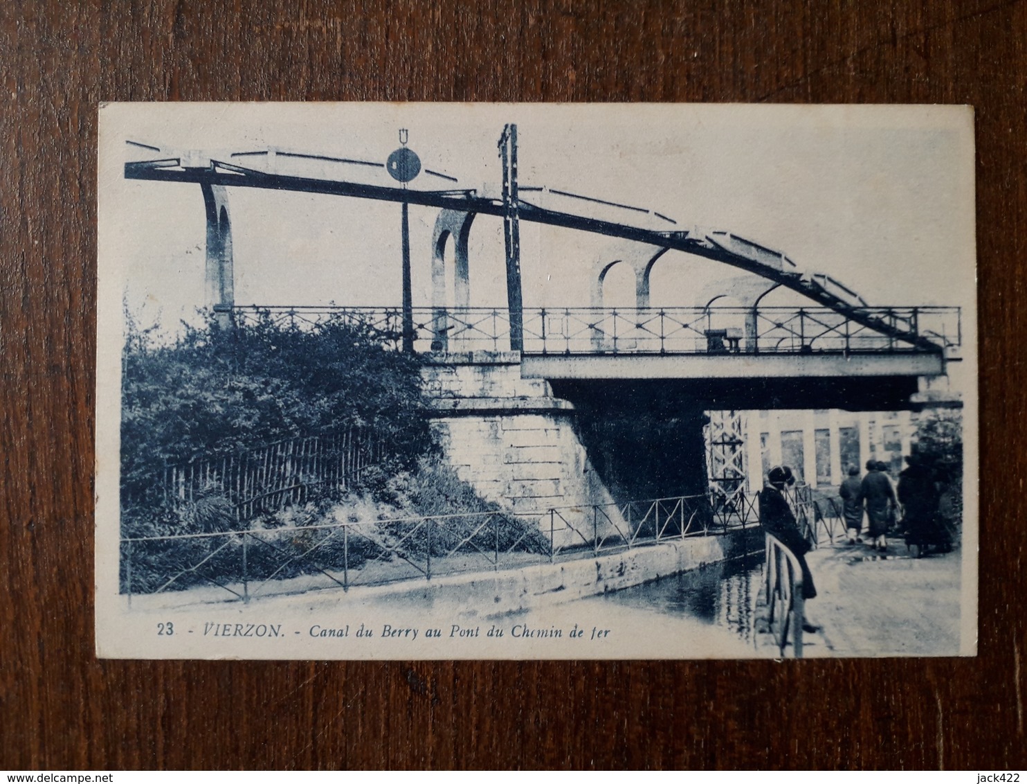 L23/224  VIERZON. Canal Du Berry Au Pont Du Chemin De Fer - Vierzon