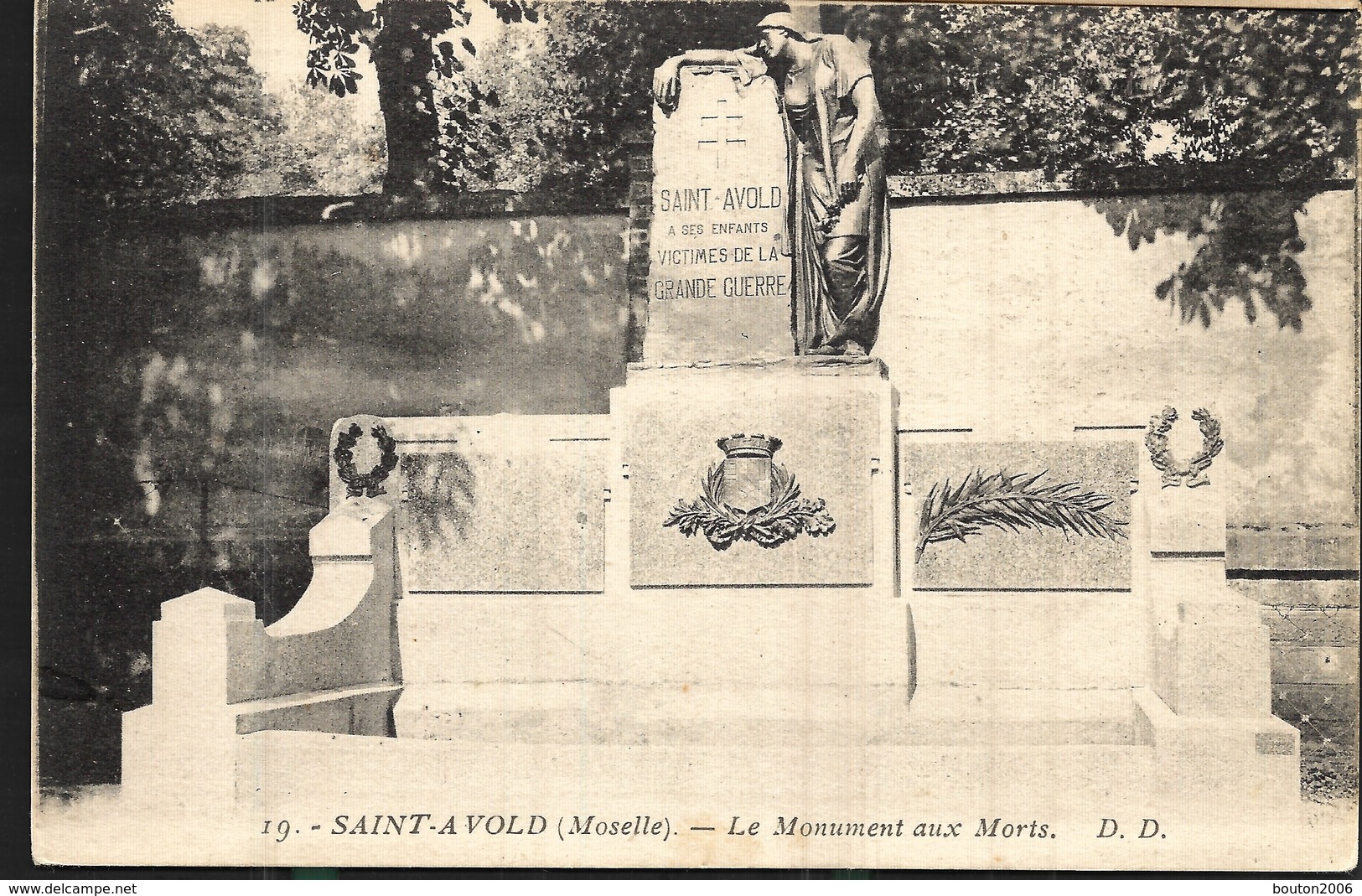 Saint Avold Le Monument Aux Morts - Saint-Avold