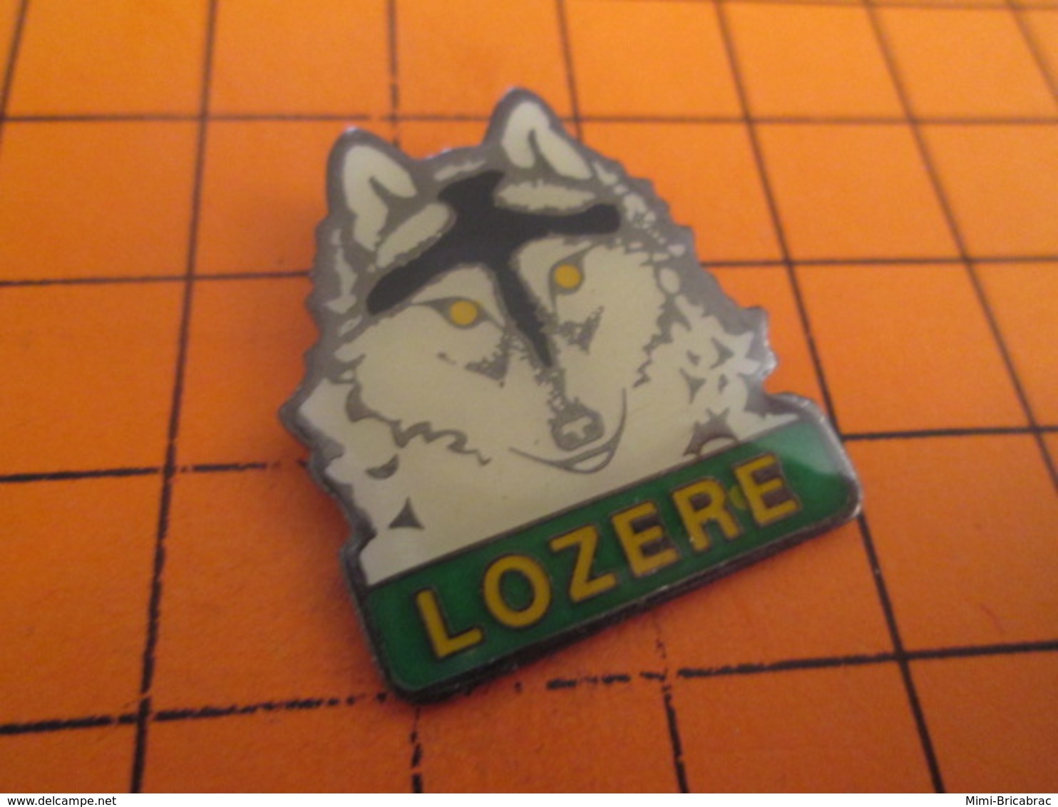 1315c PIN'S PINS / Rare Et De Belle Qualité ! / Thème : ANIMAUX / LOUP OU CHIEN DE TRAINEAU LOZERE - Animaux