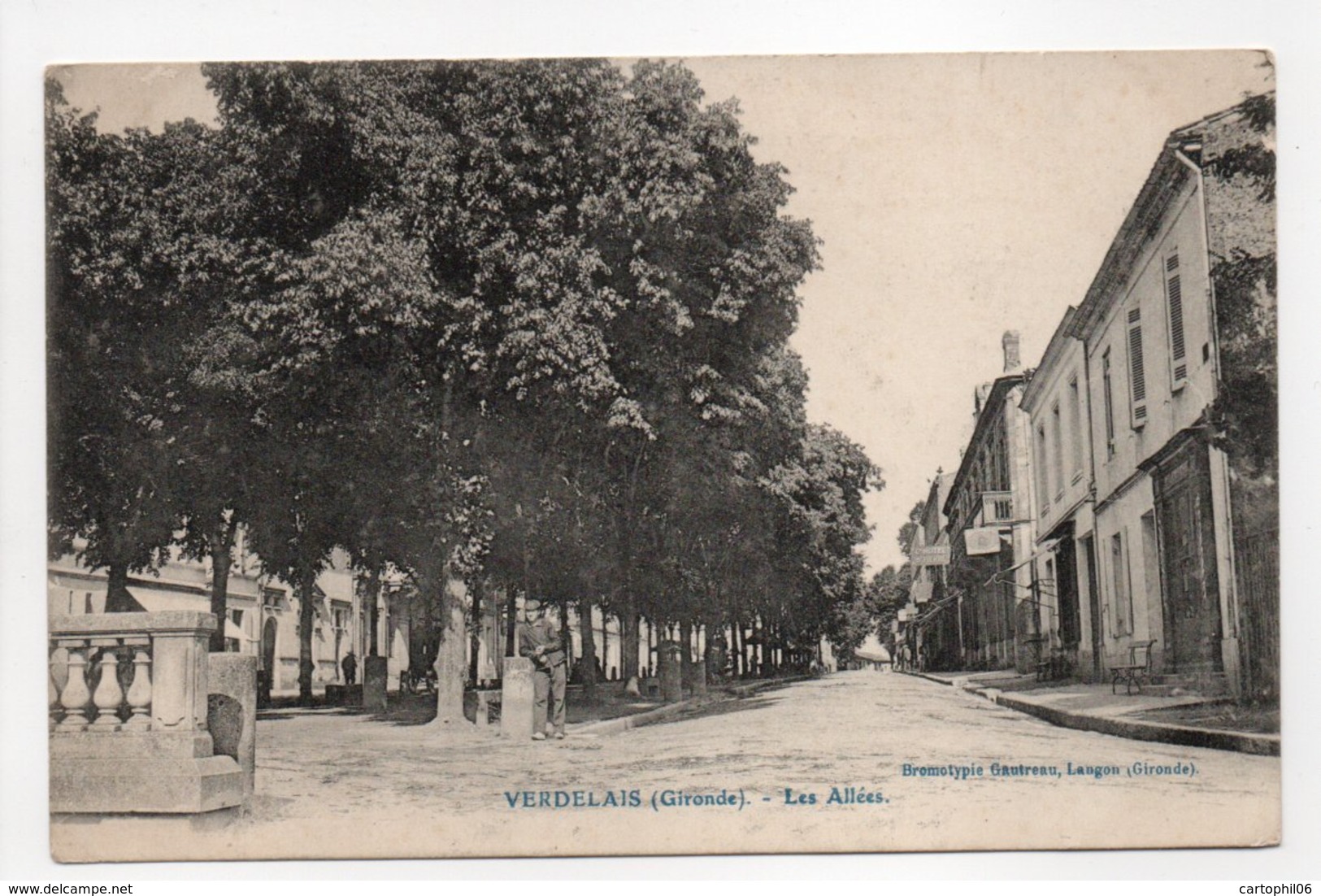 - CPA VERDELAIS (33) - Les Allées - Photo Gautreau - - Verdelais