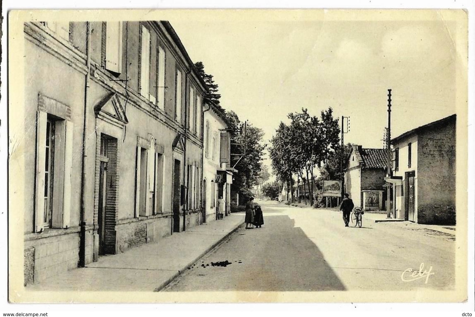 BRESSOLS La Route Nationale Et Les écoles Ed. Cely, Cpsm - Bressols