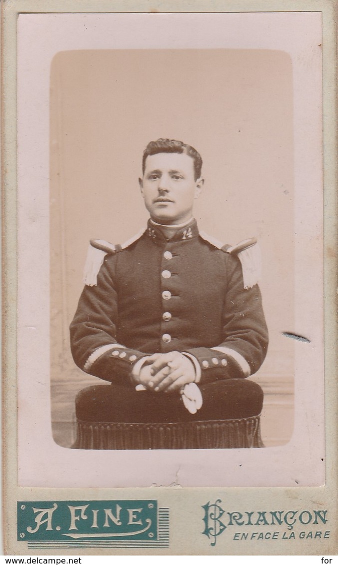 Photo Militaire : Soldat En Pose : Chasseur Alpin 14é Régt. ( Photo A. FINE - Briançon ) Format C.D.V. - Krieg, Militär