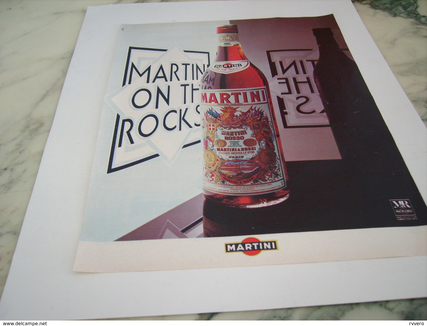 ANCIENNE PUBLICITE MARTINI APERITIF 1977 - Alcools