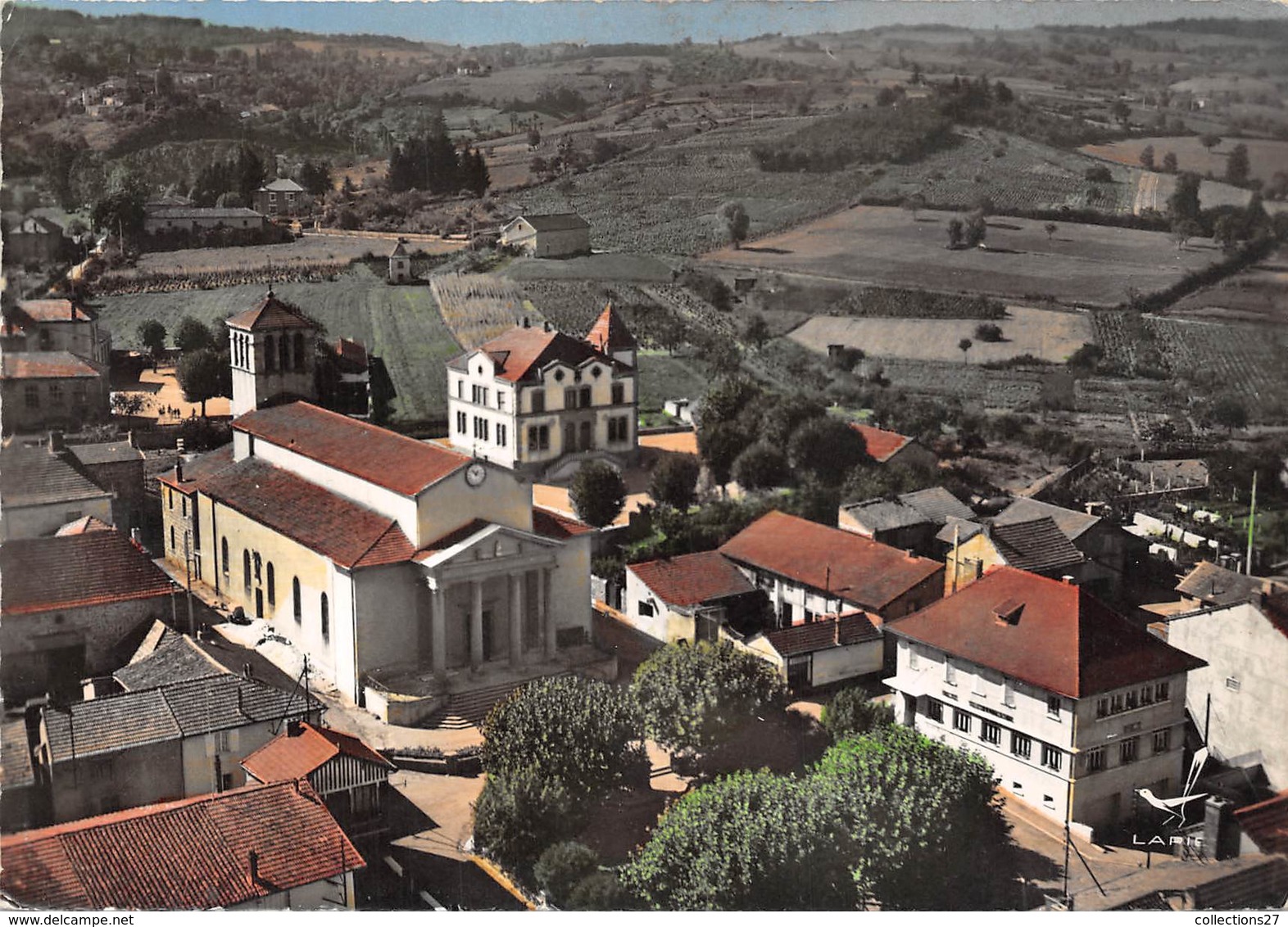 42-LA-PACAUDIERE- L'EGLISE ET LE CENTRE VUE DU CIEL - La Pacaudiere