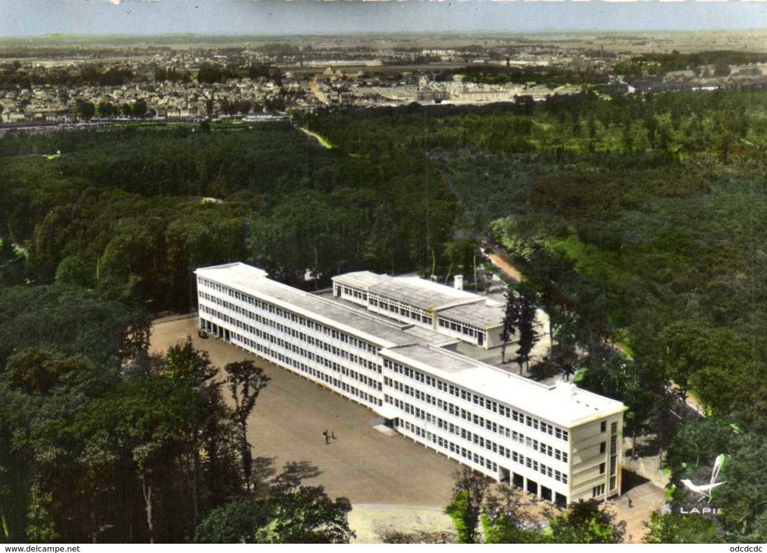 CPSM Grand Format  EN AVION AU DESSUS DE  MONTARGIS (Loiret ) Le Lycée Dans Les Bois Colorisée RV Edit LAPIE - Montargis