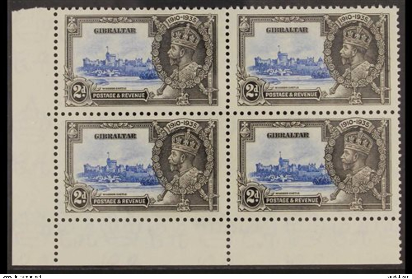 1935 SILVER JUBILEE VARIETY 2d Ultramarine & Grey Black Lower Left Corner Block Of 4 Bearing The "EXTRA FLAGSTAFF" Varie - Gibilterra