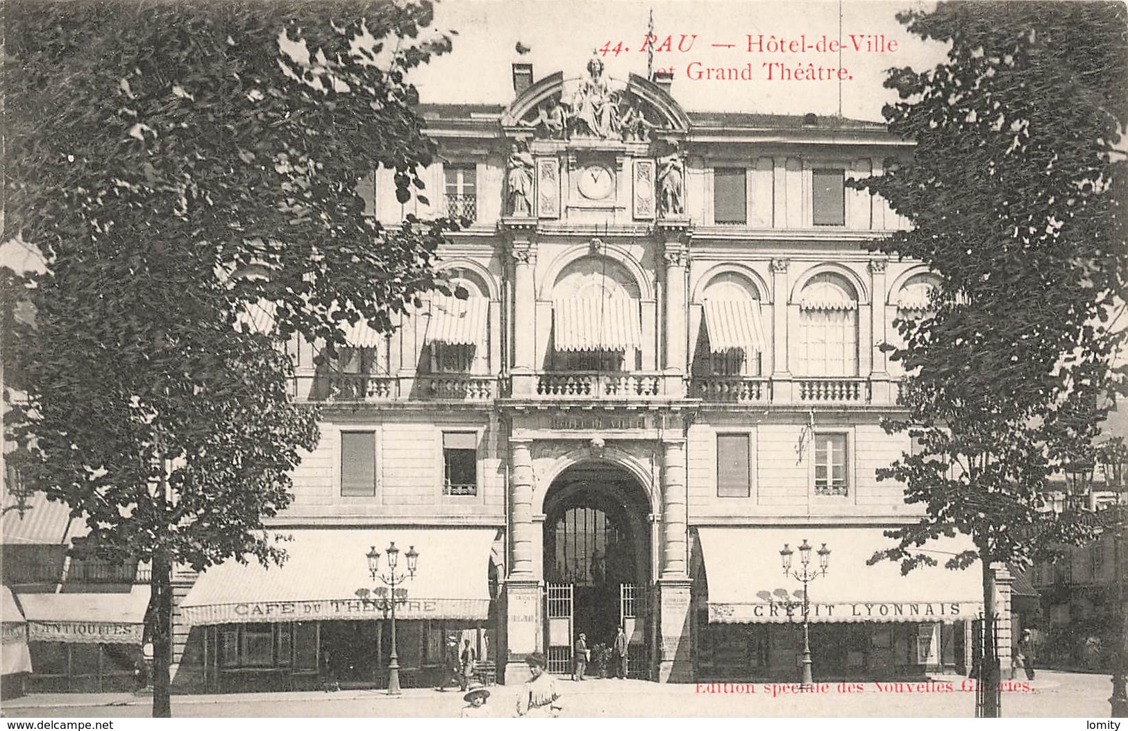 64 Pau Hotel De Ville Et Grand Theatre Café Du Theatre Banque Agence Credit Lyonnais - Pau