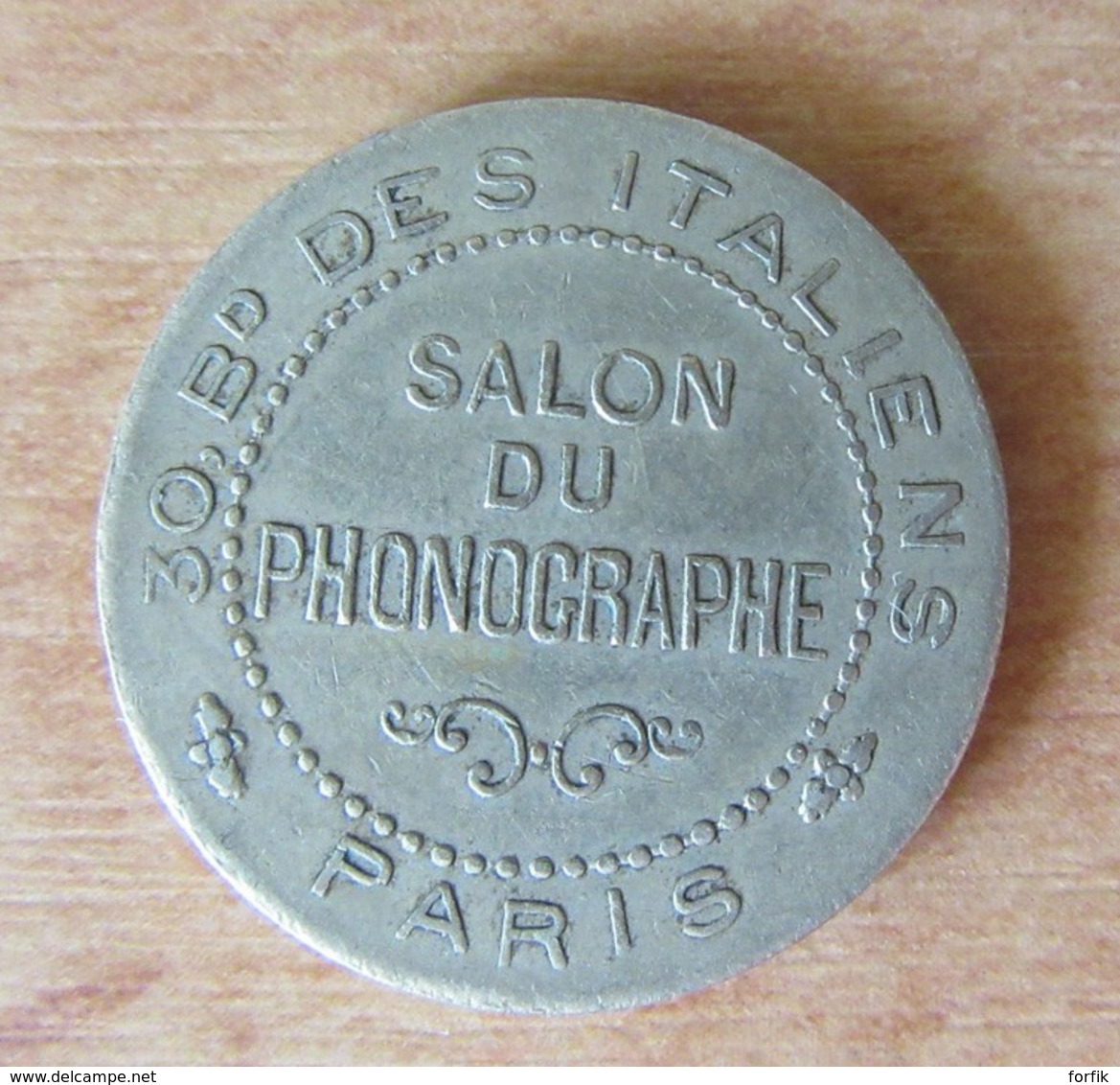 France - Jeton Ancien En Métal Argenté Du Salon Du Phonographe De Paris - Très Bon état - Diam. 23 Mm - Autres & Non Classés