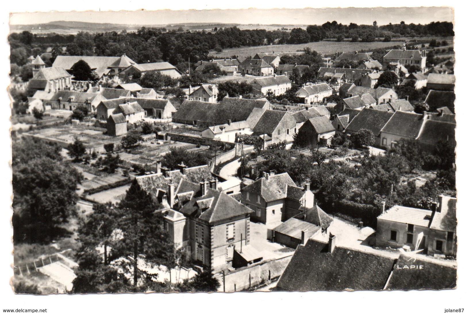 CPA   89    SAINT GEORGES SUR BAULCHES 1962      VUE AERIENNE DU VILLAGE  QUARTIER EGLISE ET GENDARMERIE - Saint Georges Sur Baulche