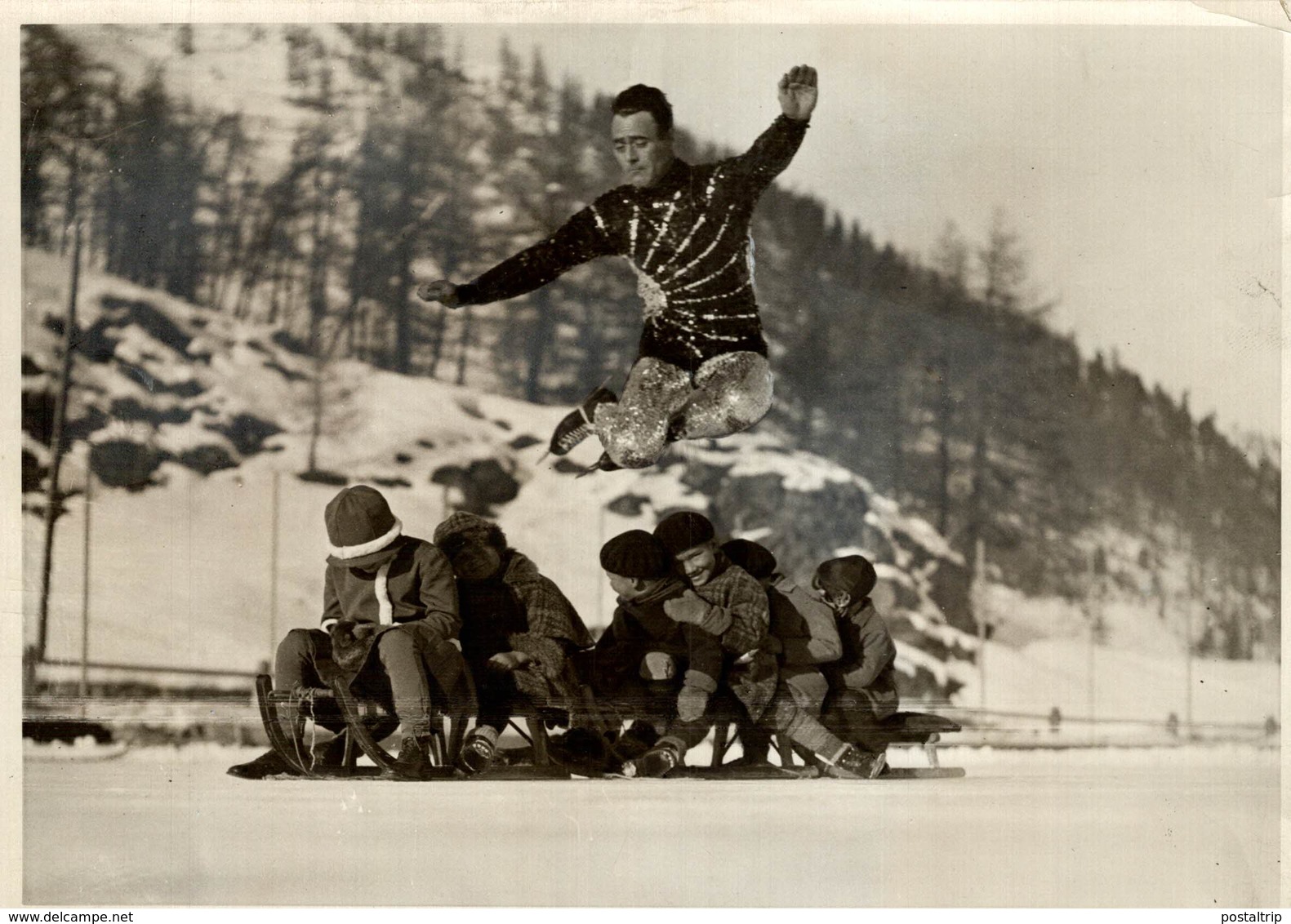 WINTER FUN ICE SKATING   20*15 CM Fonds Victor FORBIN 1864-1947 - Deportes