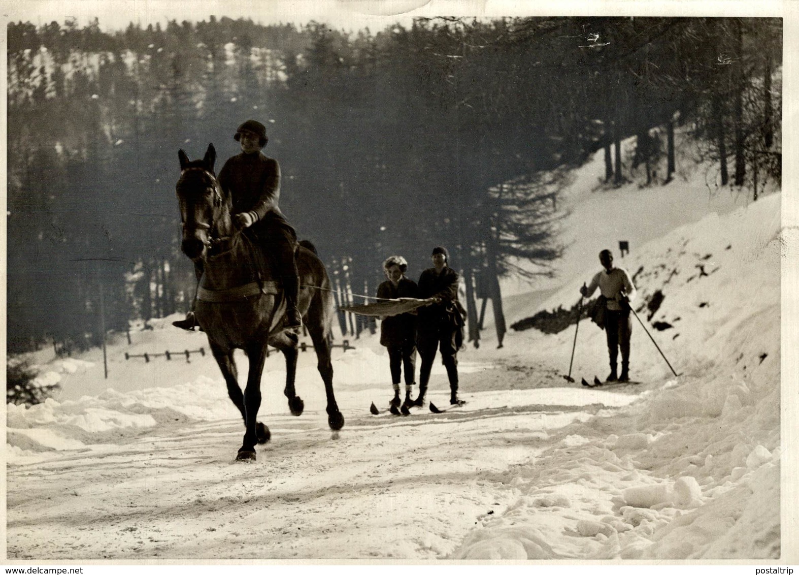 WINTER FUN ICE SKATING   20*15 CM Fonds Victor FORBIN 1864-1947 - Sin Clasificación