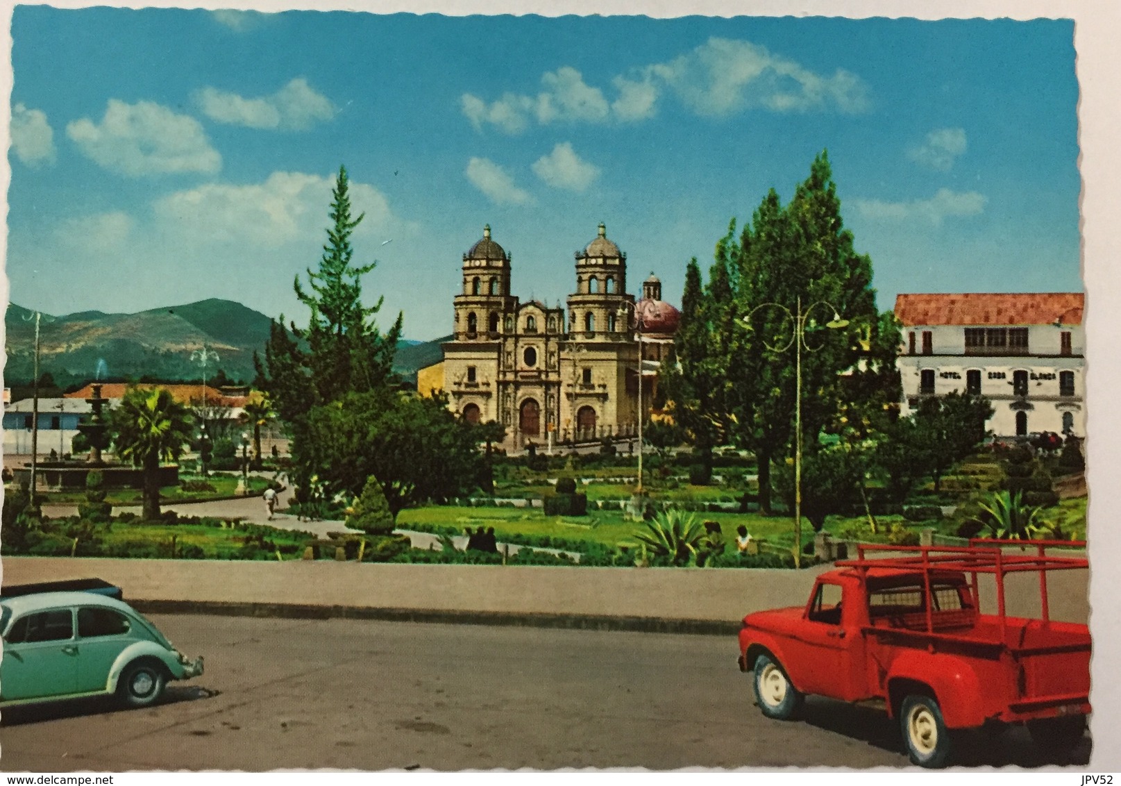 (766) Peru - Cajamarca - Church Of San Francisco - Plaza De Armas  - Volkswagen - Pérou