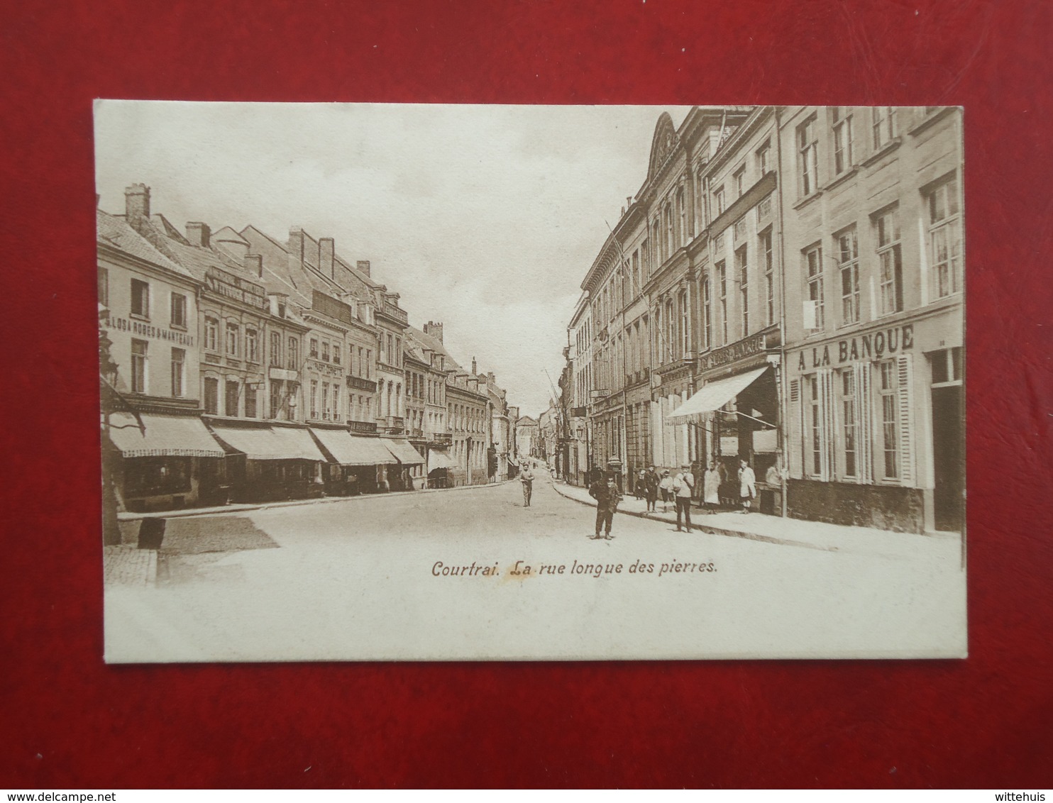 Kortrijk - Courtrai  La Rue Longue Des Pierres    ( 2 Scans ) - Kortrijk