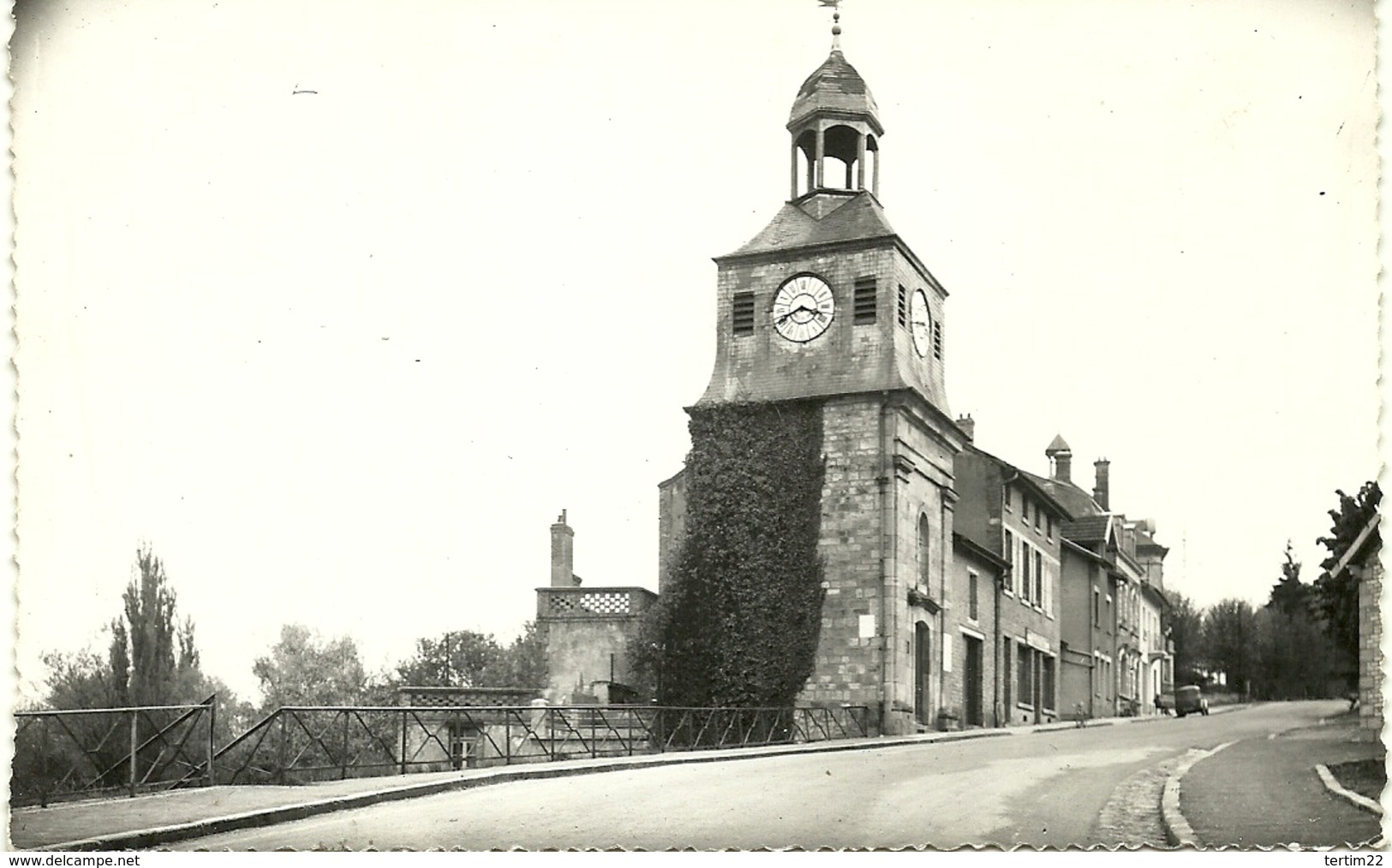 ( VARENNES EN ARGONNE )( 55 MEUSE) TOUR DE L HORLOGE ABRITANT LE MUSEE LOUIS XVI - Otros & Sin Clasificación