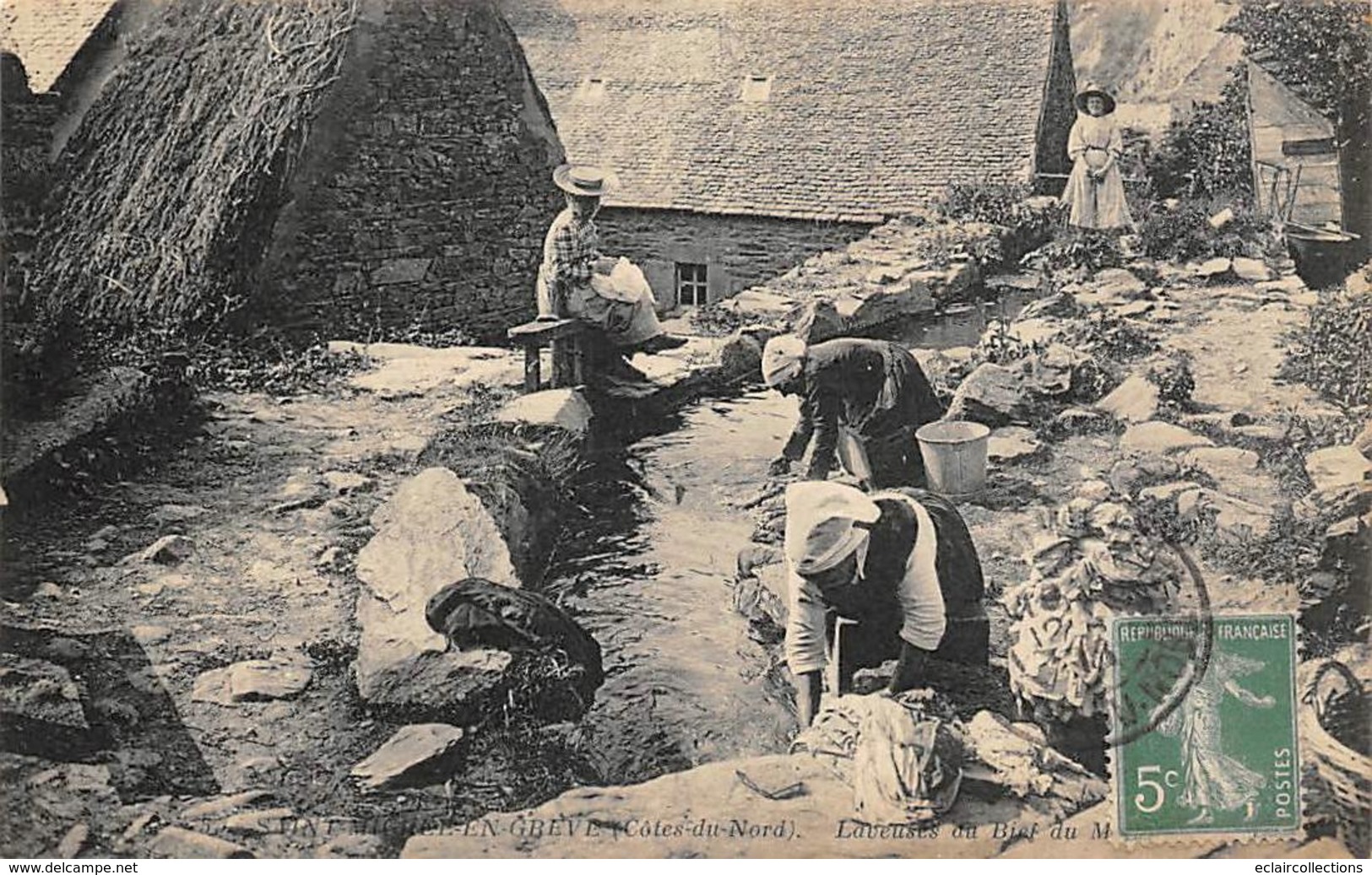 Saint Michel En Grève      22      Laveuses Au Bief Du Moulin     (voir Scan) - Saint-Michel-en-Grève