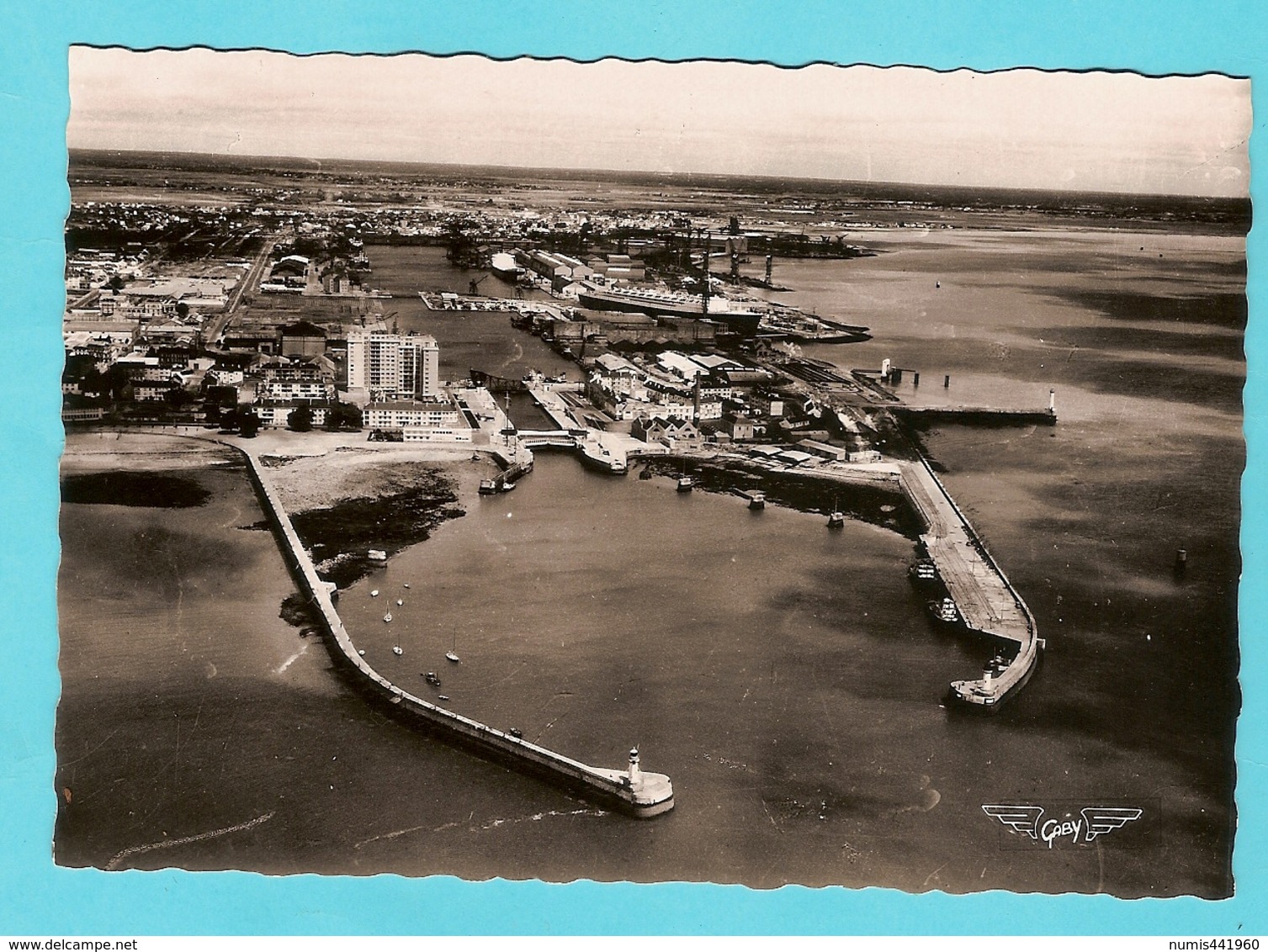 CARTE POSTALE PAQUEBOT FRANCE A ST NAZAIRE VUE DE LA GRANDE ENTREE - Steamers