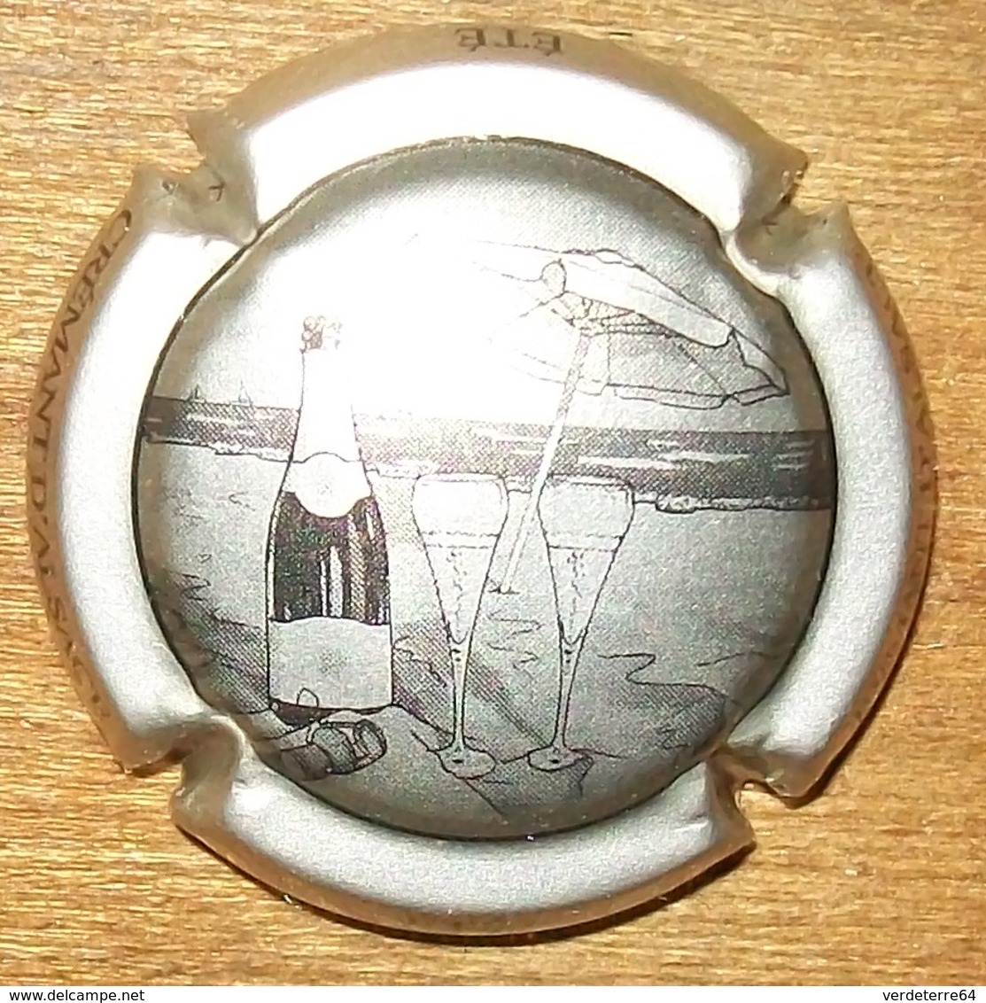 N°1018 CAPSULE DE CHAMPAGNE ET AUTRE - Mousseux