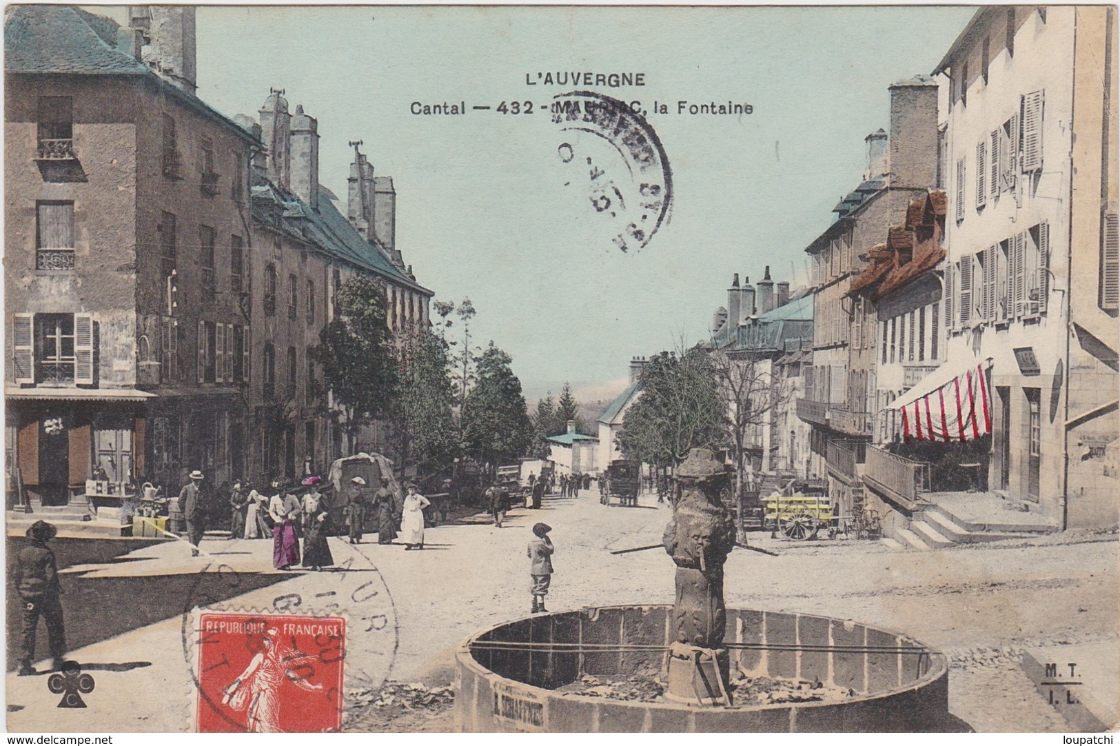 MAURIAC La Fontaine - Mauriac