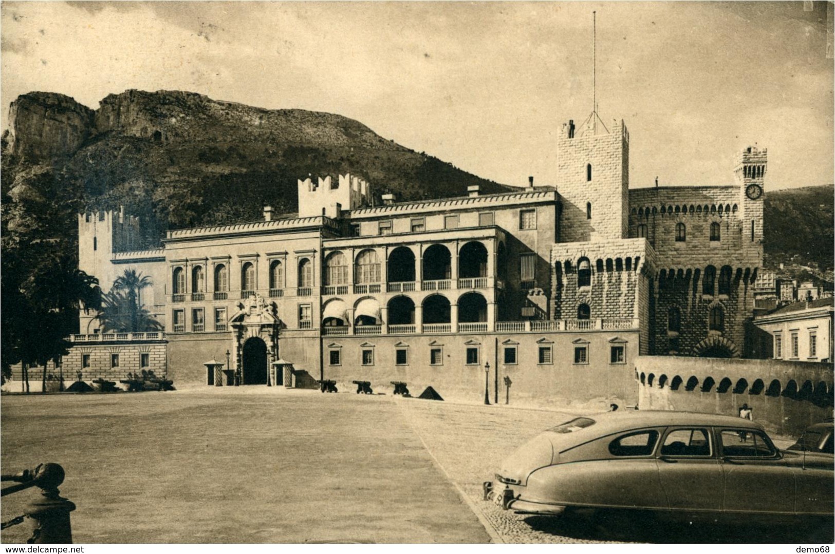 Monaco CPA CPSM Principauté Palais Princier Avec Belle Voiture Ancienne Ed Riviera - Prince's Palace