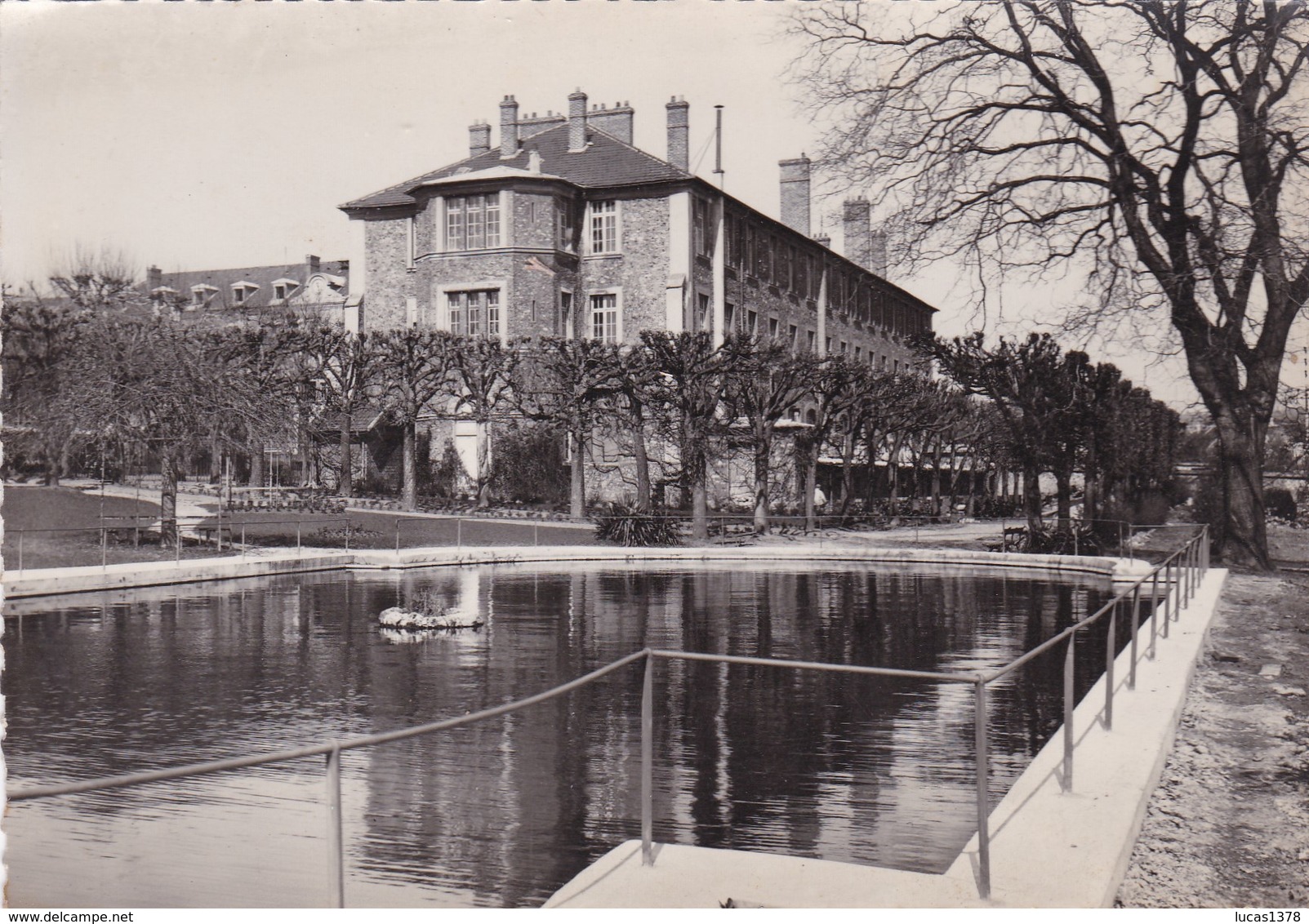 91 / ECOLE SAINT NICOLAS D IGNY / LA PIECE D EAU / JOLIE CPSM - Igny