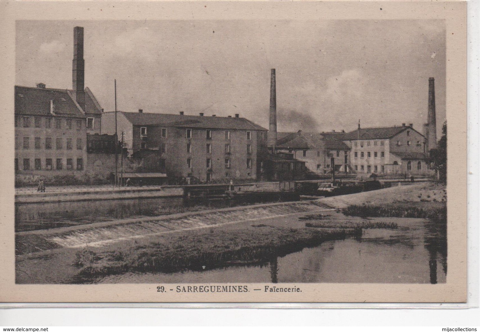 Cpa B90 SARREGUEMINES Faiencerie-usines-canal - Sarreguemines