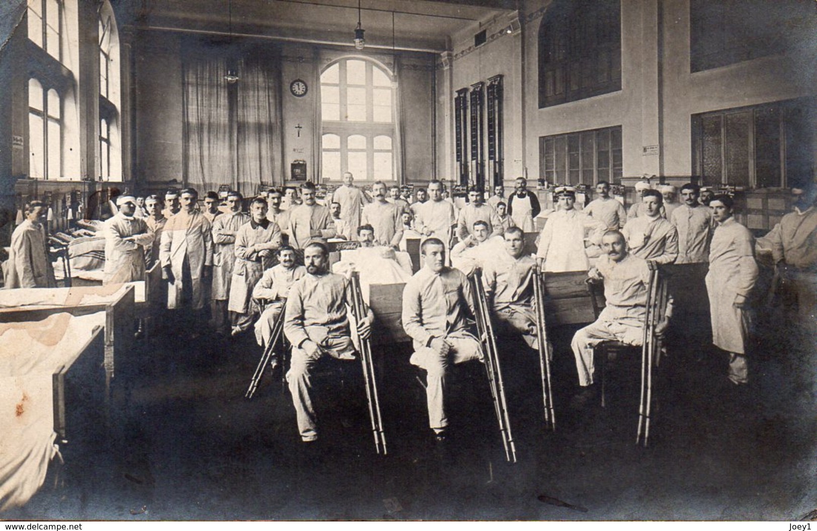 Carte Photo,mutilés De Guerre Français Prisonnier Dans Un Hôpital En Allemagne. - Krieg, Militär