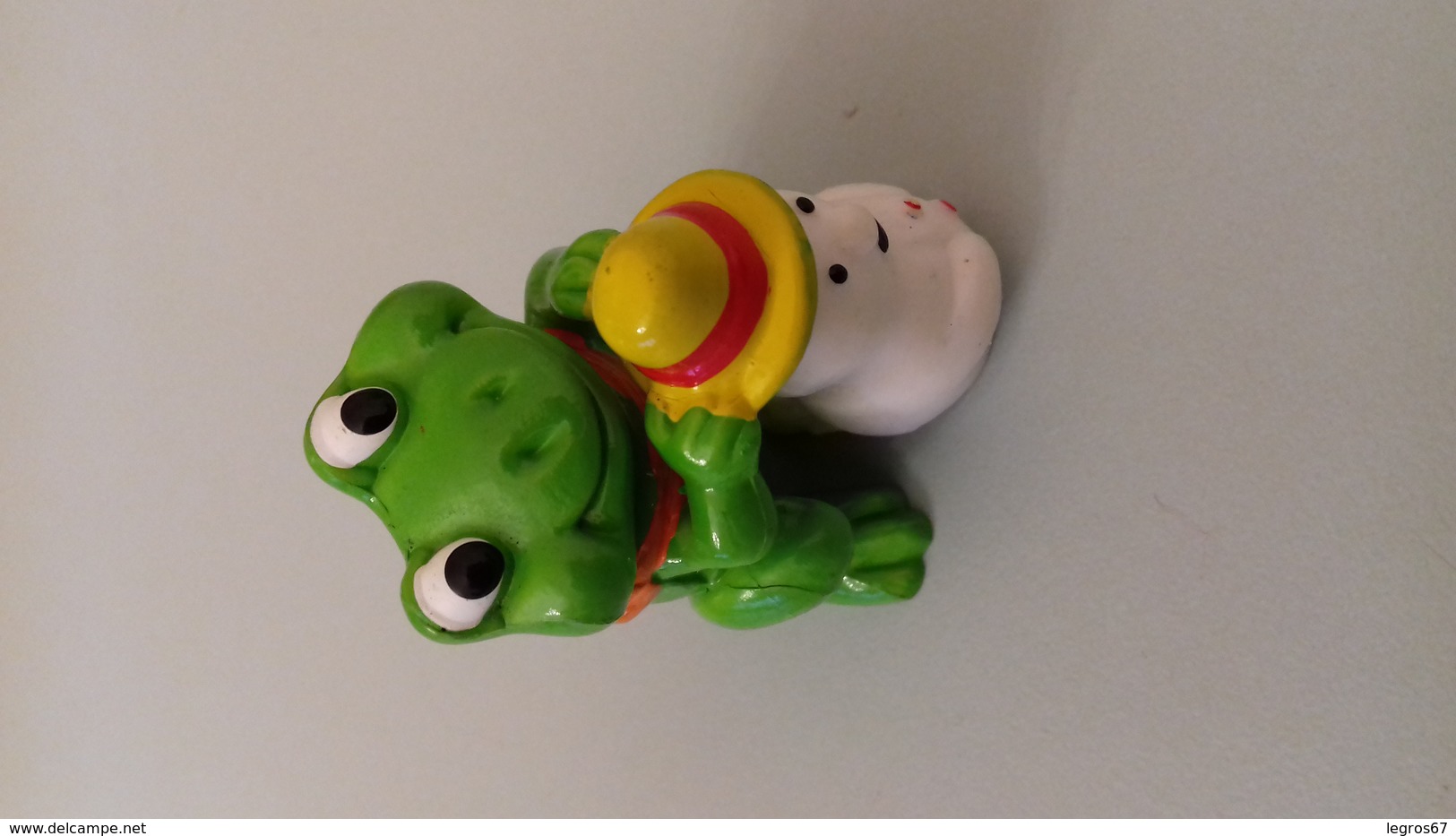 FIGURINE FERRERO GRENOUILLE 1993 BONHOMME DE NEIGE - Autres & Non Classés