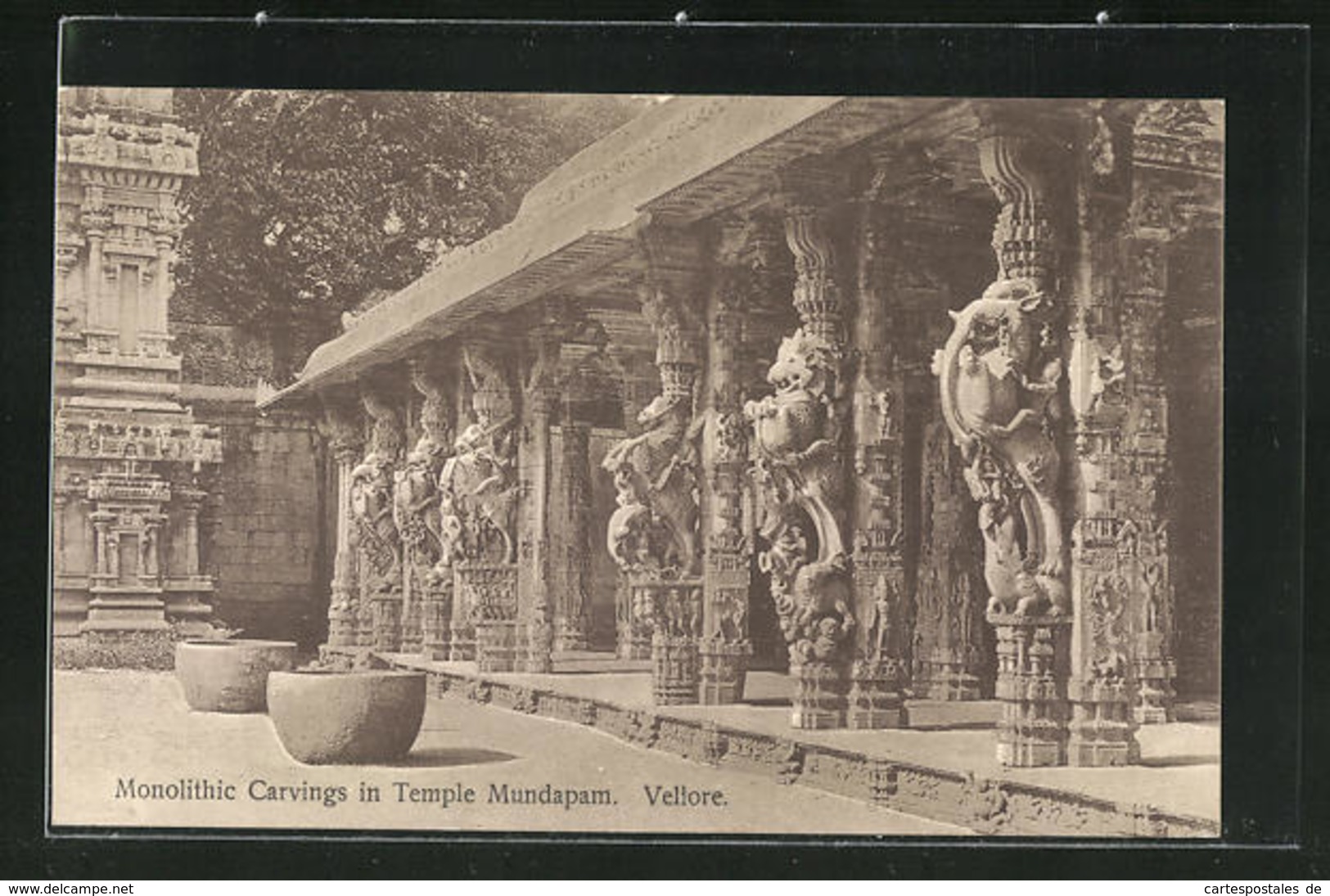 AK Vellore, Monolithic Carvings In Temple Mundapam - Indien