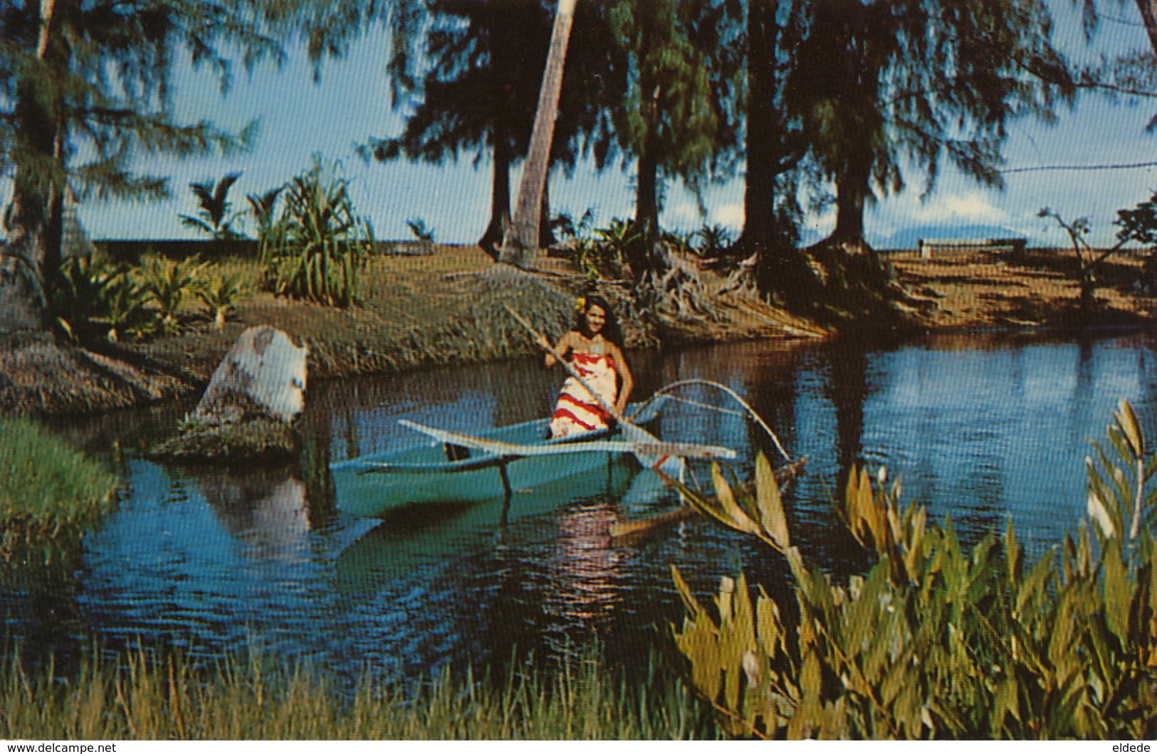 Pointe Venus Tahiti Charmante Vahiné Dans Pirogue à Balancier - Französisch-Polynesien