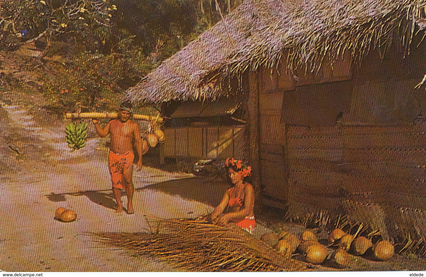 Tahiti Vie Quotidienne  Vahiné Et Homme Nu Transport Fruits  Timbrée Fidji  Suva 1971 - Polynésie Française