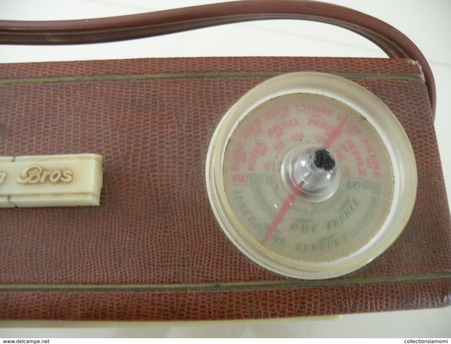 Ancienne Radio Transistor Seven (Pizon Bros) En état De Fonction (0,28cm X 0,11 Cm H 0,21) Avec Son étui En Cuir - Appareils