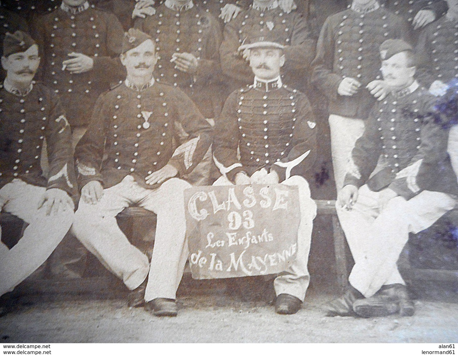 GRANDE PHOTO ORIGINALE Militaria LES ENFANTS DE LA MAYENNE CLASSE 1893 / 12 SUR LE COL - War, Military