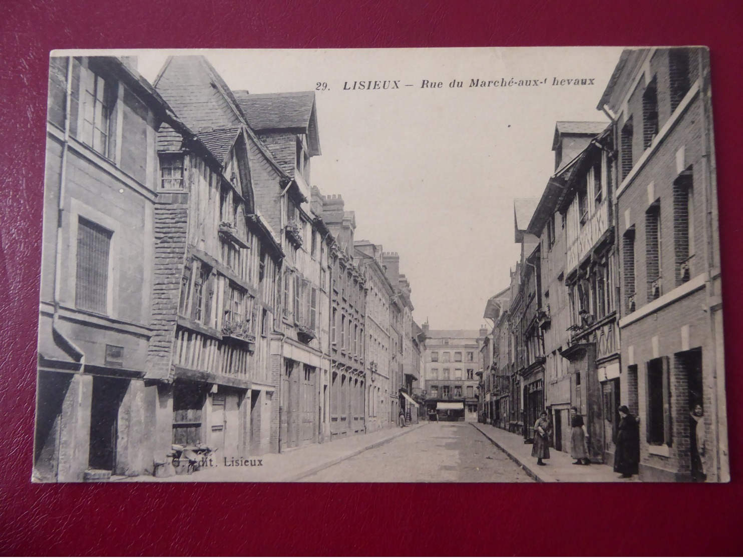 14  LISIEUX  Rue  Du  Marché - Aux - Chevaux - Lisieux