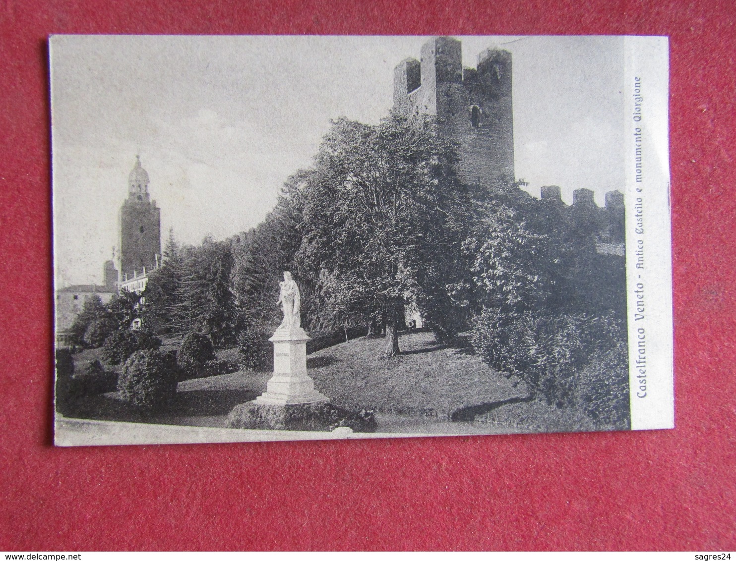 Castelfranco Veneto Antico Casteilo E Monumento Qiorgione - Treviso