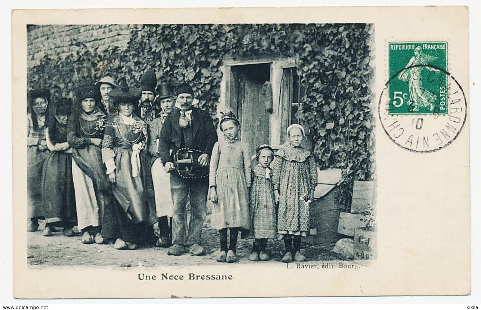 CPA 9 X 14 Costume Folklorique BRESSE (3) Une Noce Bressane  Joueur De Vielle - Costumes