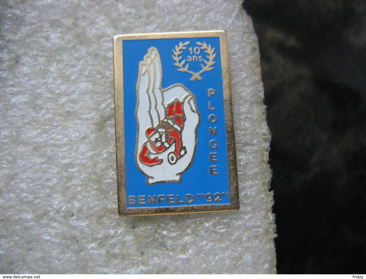 Pin's Des 10 Ans Du Club De Plongée En 92 De La Ville De BENFELD - Tauchen