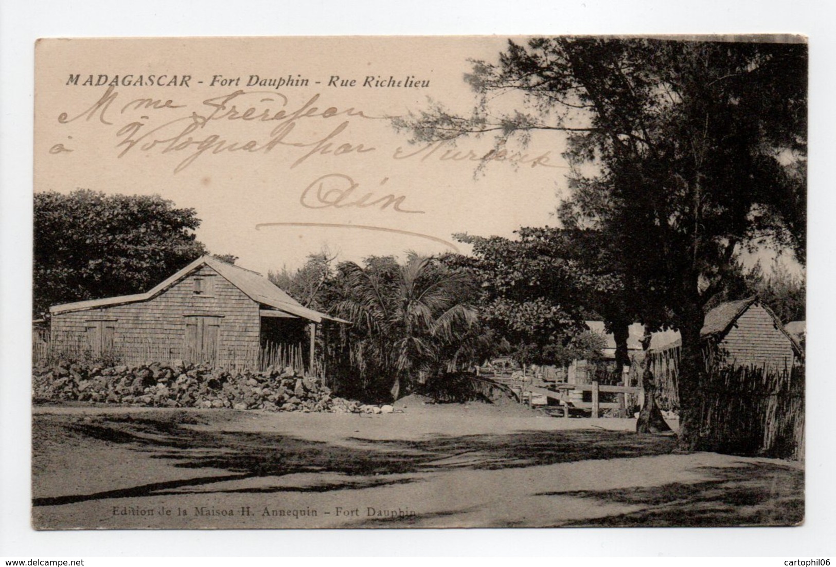 - CPA FORT-DAUPHIN (Madagascar) - Rue Richelieu - Edition Annequin - - Madagascar