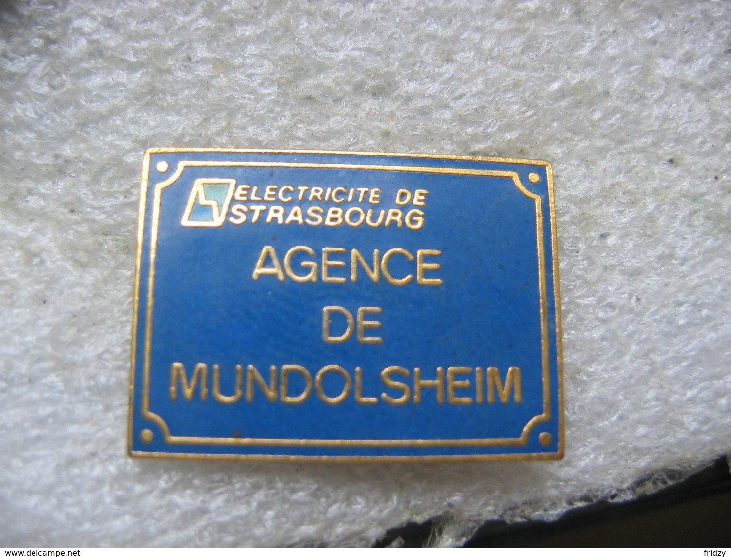 Pin's De L'Electricité De Strasbourg, Agence De MUNDOLSHEIM - EDF GDF